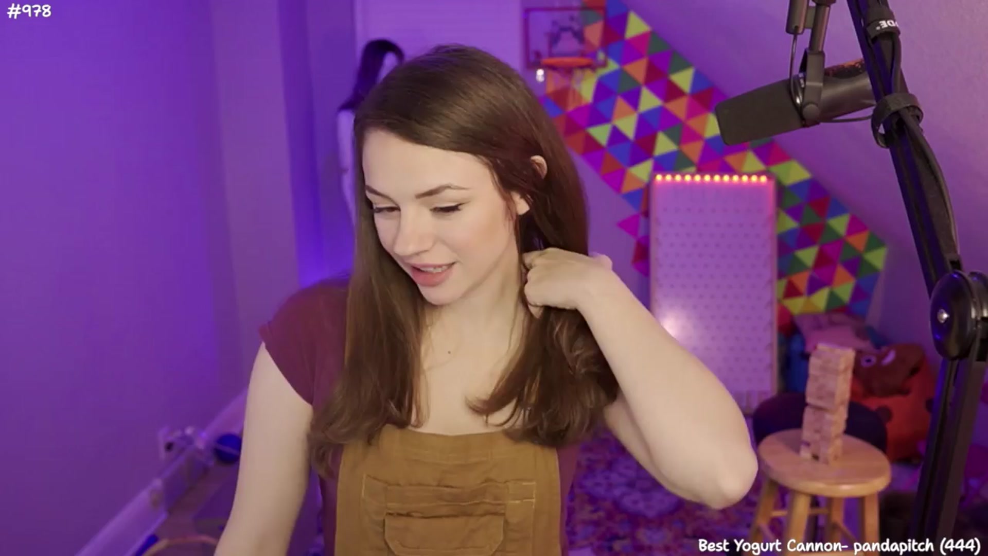 Gallery image thumbnail from FarmerSophie's myfreecams stream on, 04/06/2024, 04:48 image 17 of 20