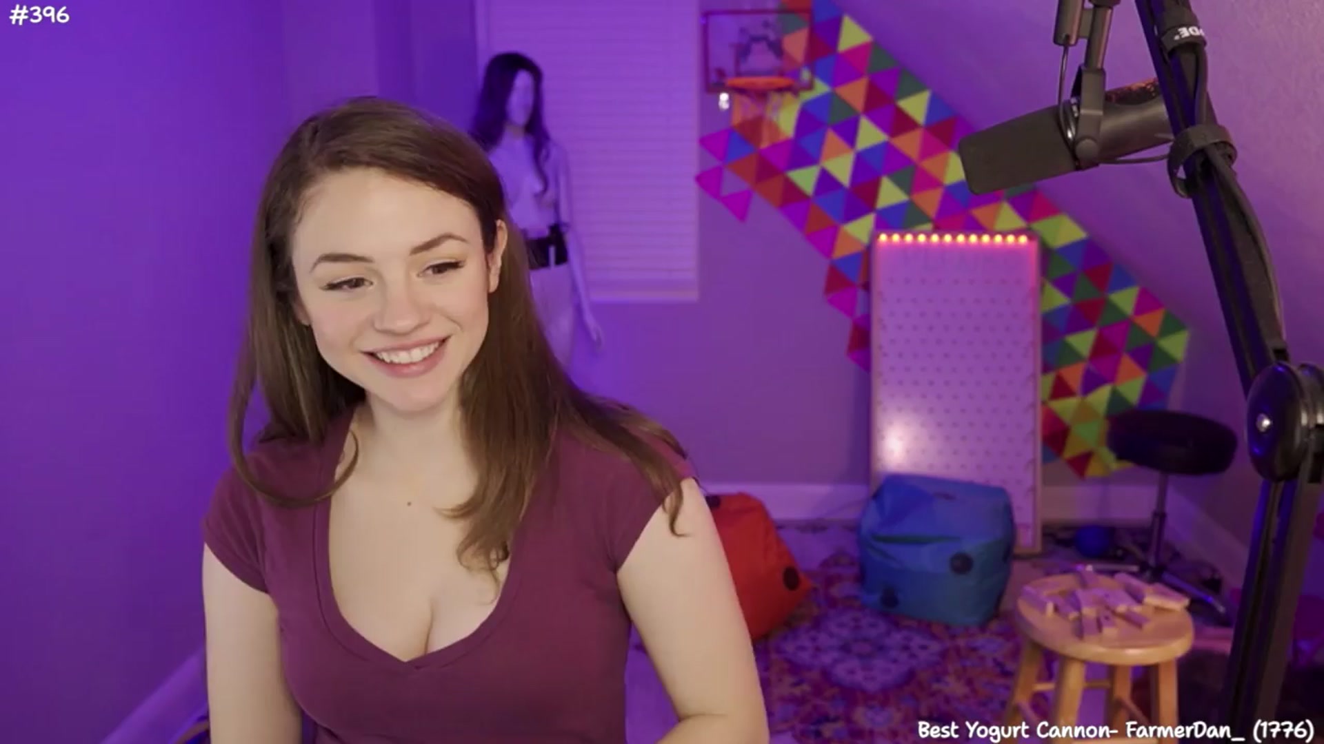 Gallery image thumbnail from FarmerSophie's myfreecams stream on, 04/06/2024, 07:21 image 17 of 20