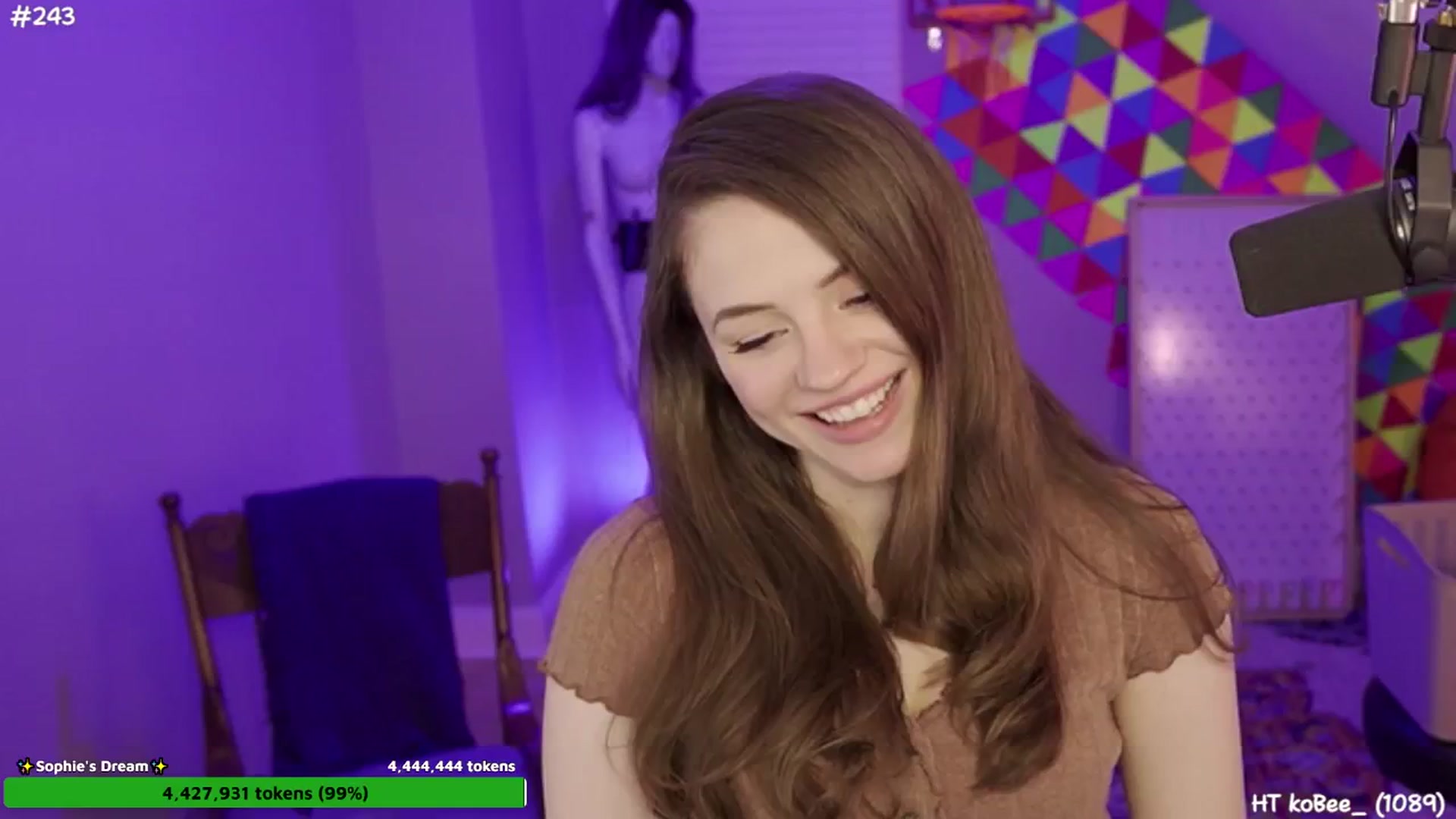 Gallery image thumbnail from FarmerSophie's myfreecams stream on, 05/04/2024, 06:50 image 15 of 20
