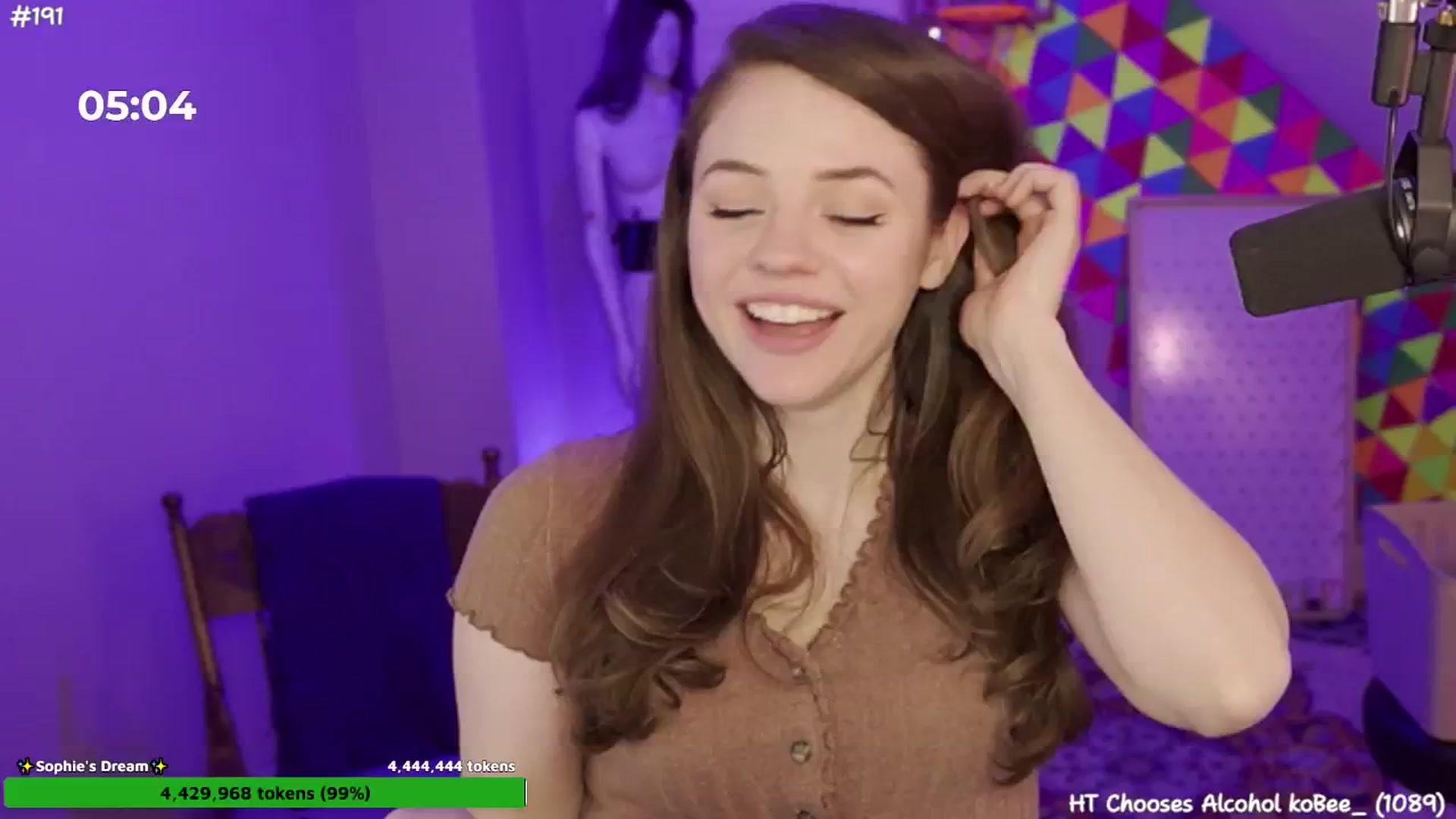 Gallery image thumbnail from FarmerSophie's myfreecams stream on, 05/04/2024, 08:41 image 7 of 20