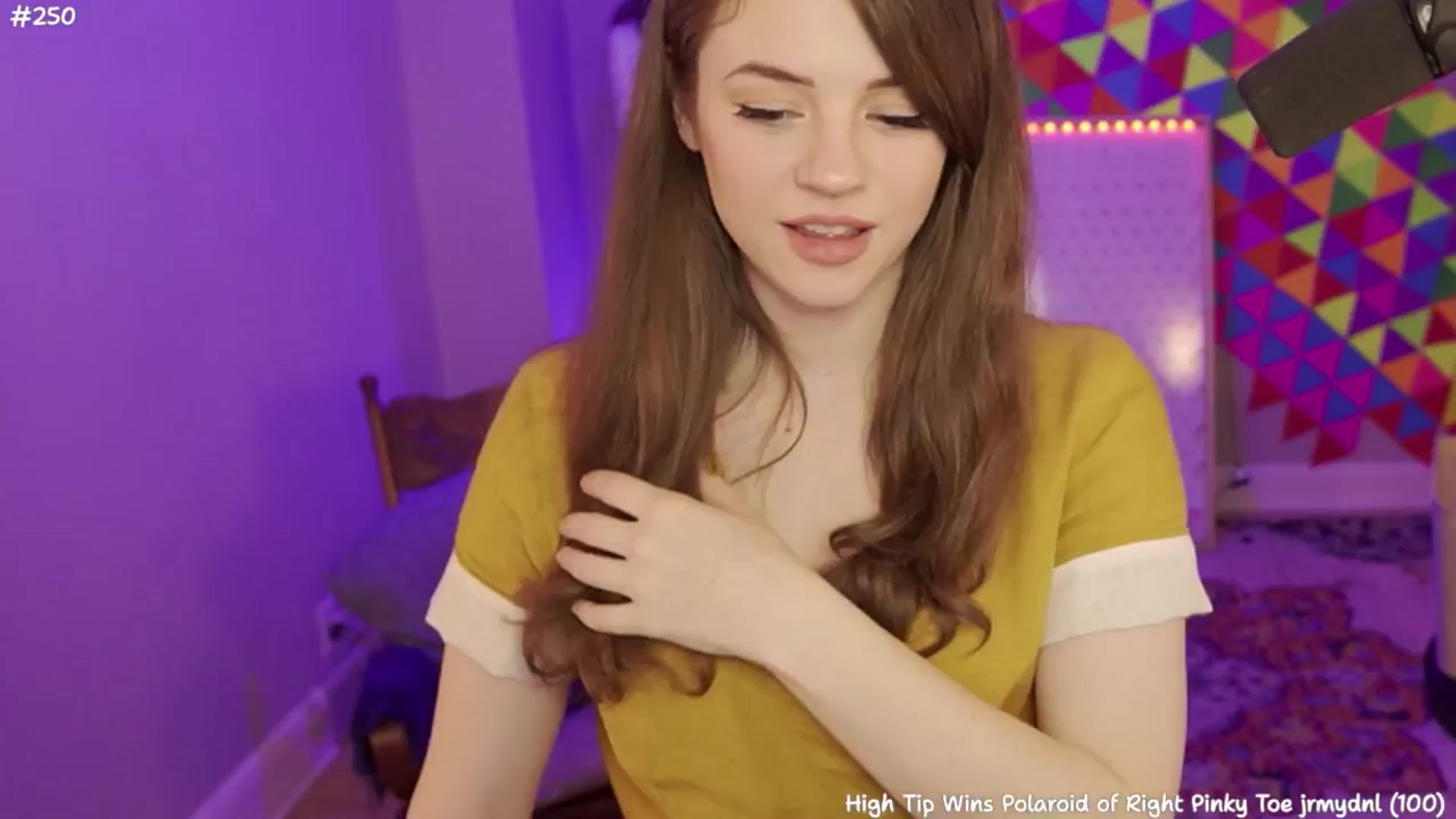 Gallery image thumbnail from FarmerSophie's myfreecams stream on, 05/10/2024, 08:17 image 4 of 20
