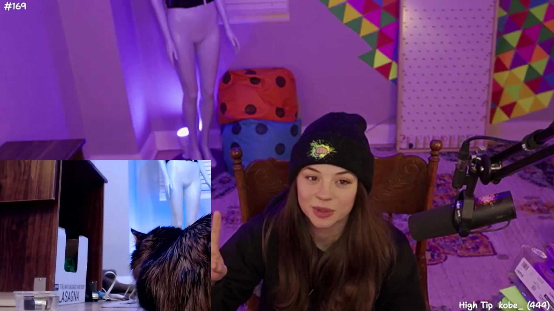 Gallery image thumbnail from FarmerSophie's myfreecams stream on, 05/21/2024, 07:40 image 14 of 20