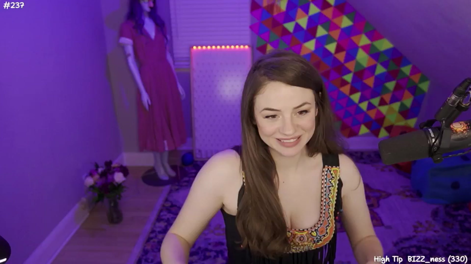 Gallery image thumbnail from FarmerSophie's myfreecams stream on, 05/31/2024, 08:28 image 9 of 20