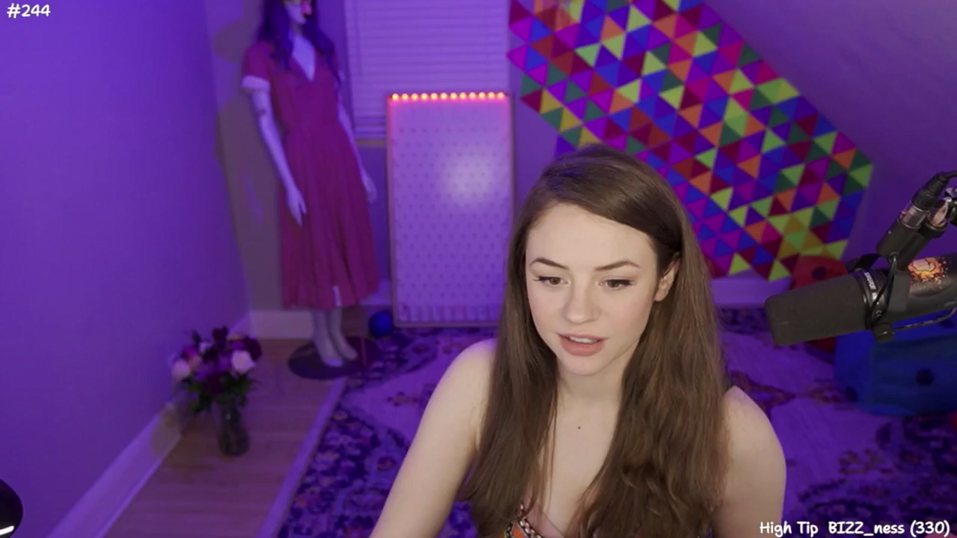 Gallery image thumbnail from FarmerSophie's myfreecams stream on, 05/31/2024, 08:28 image 6 of 20
