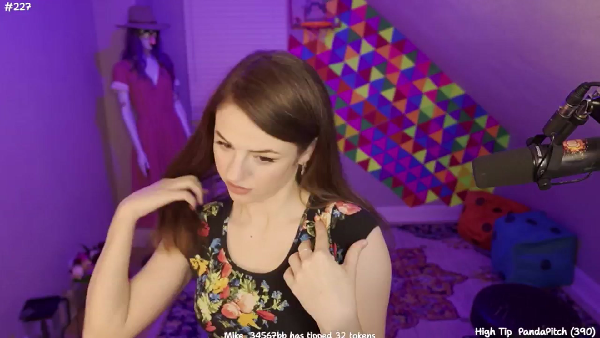 Gallery image thumbnail from FarmerSophie's myfreecams stream on, 06/01/2024, 07:05 image 5 of 20