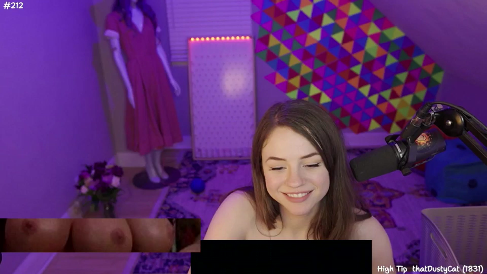 Gallery image thumbnail from FarmerSophie's myfreecams stream on, 06/02/2024, 09:12 image 10 of 20
