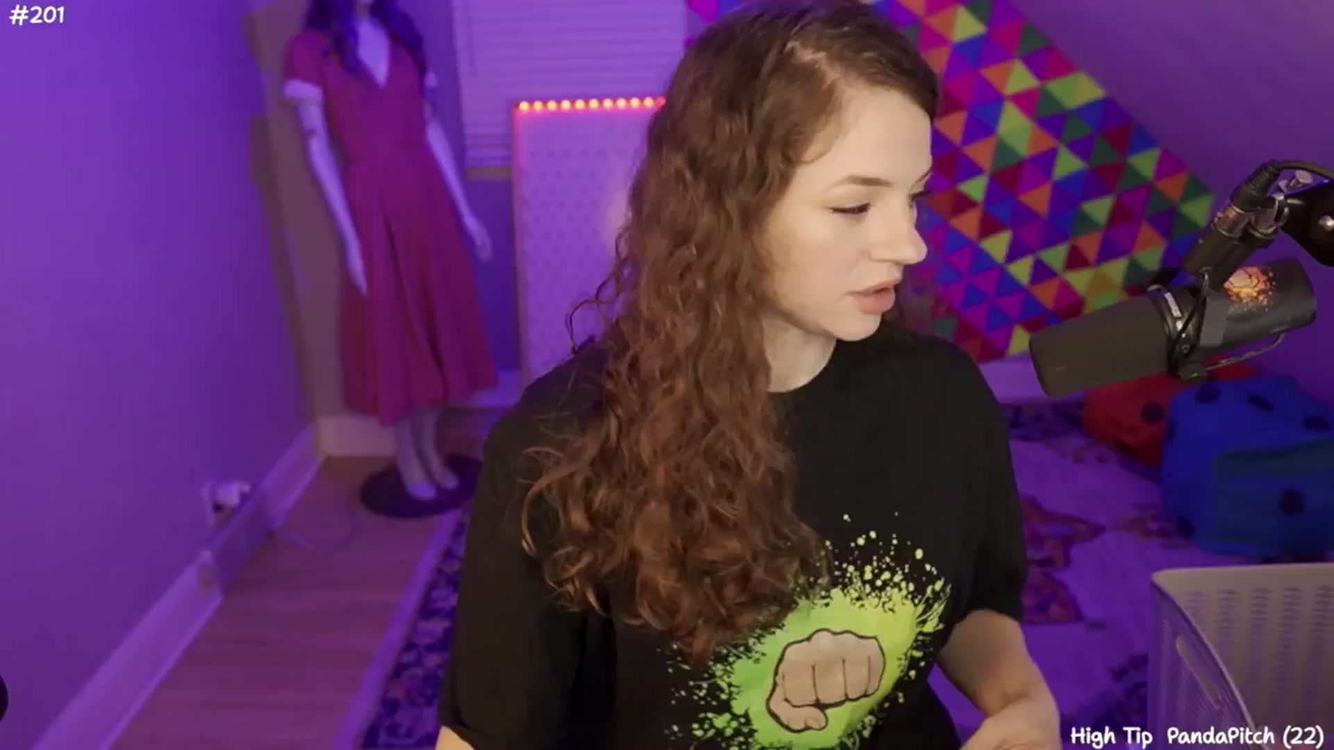 Gallery image thumbnail from FarmerSophie's myfreecams stream on, 06/04/2024, 04:10 image 19 of 20
