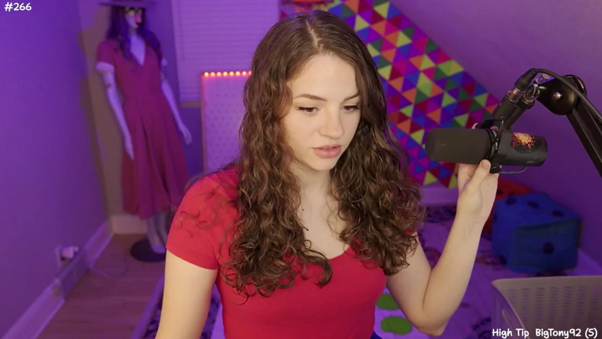 Gallery image thumbnail from FarmerSophie's myfreecams stream on, 06/06/2024, 09:07 image 1 of 20