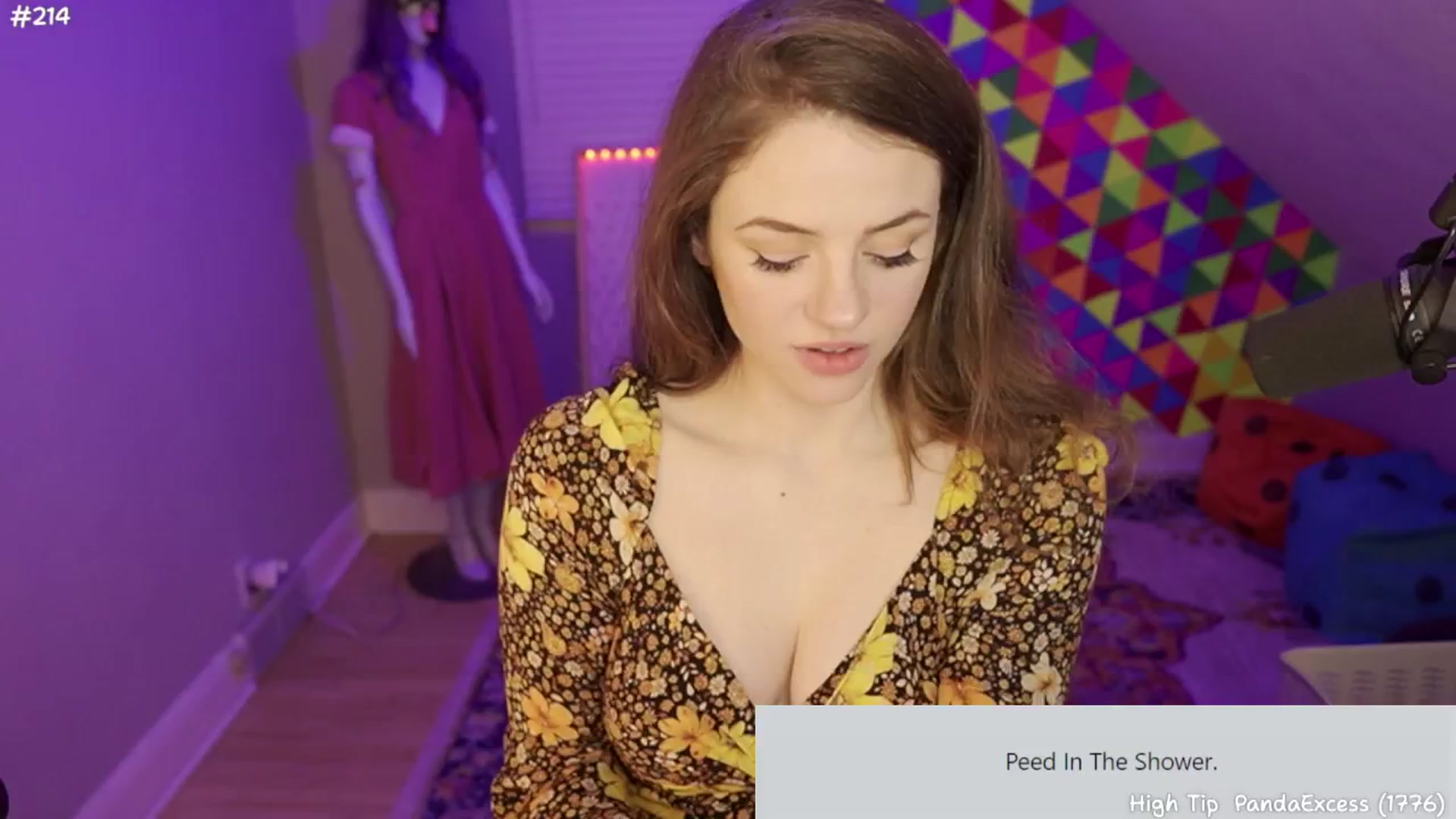 Gallery image thumbnail from FarmerSophie's myfreecams stream on, 06/08/2024, 07:43 image 6 of 20