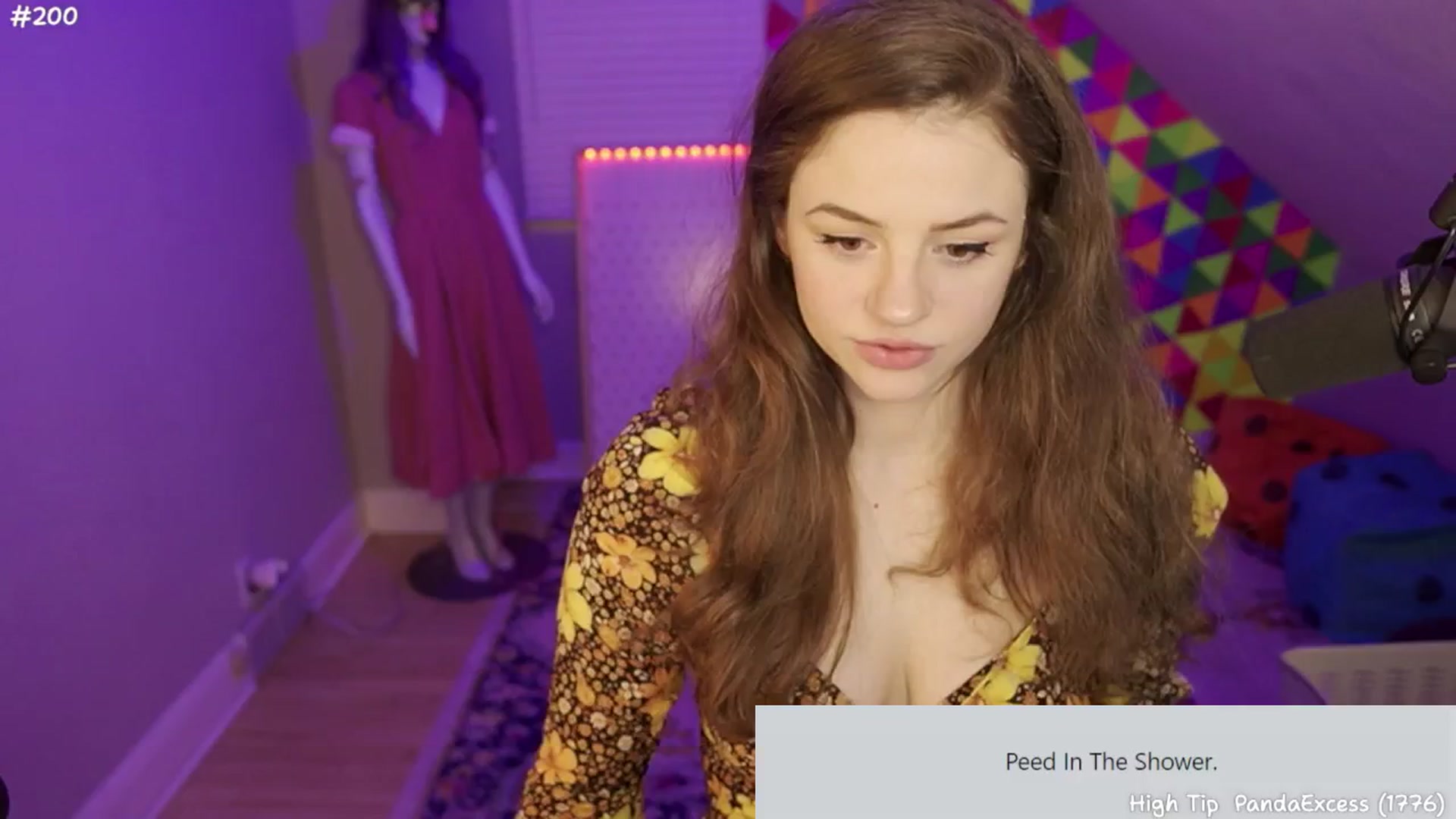 Gallery image thumbnail from FarmerSophie's myfreecams stream on, 06/08/2024, 07:43 image 7 of 20