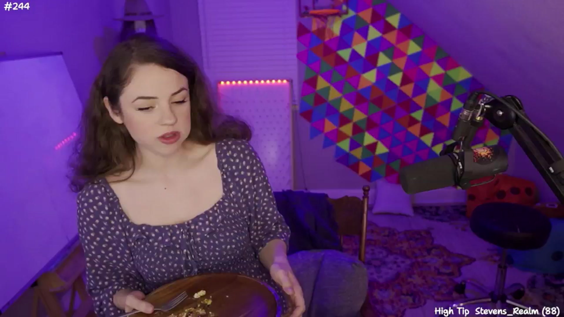 Gallery image thumbnail from FarmerSophie's myfreecams stream on, 06/25/2024, 04:33 image 3 of 20