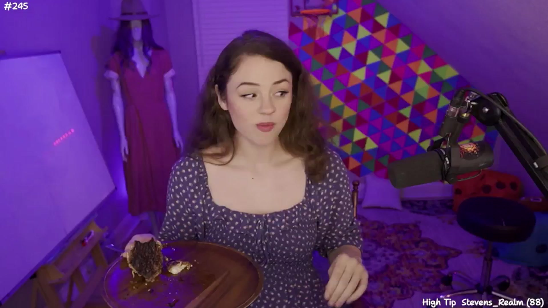Gallery image thumbnail from FarmerSophie's myfreecams stream on, 06/25/2024, 04:33 image 6 of 20