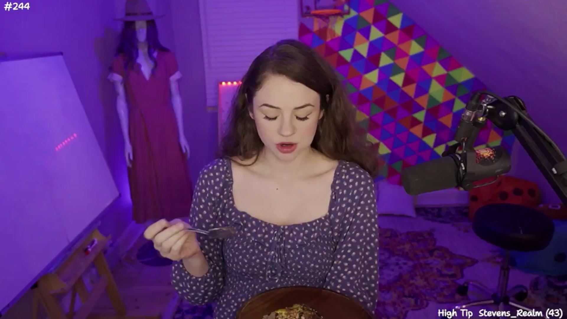 Gallery image thumbnail from FarmerSophie's myfreecams stream on, 06/25/2024, 04:33 image 1 of 20