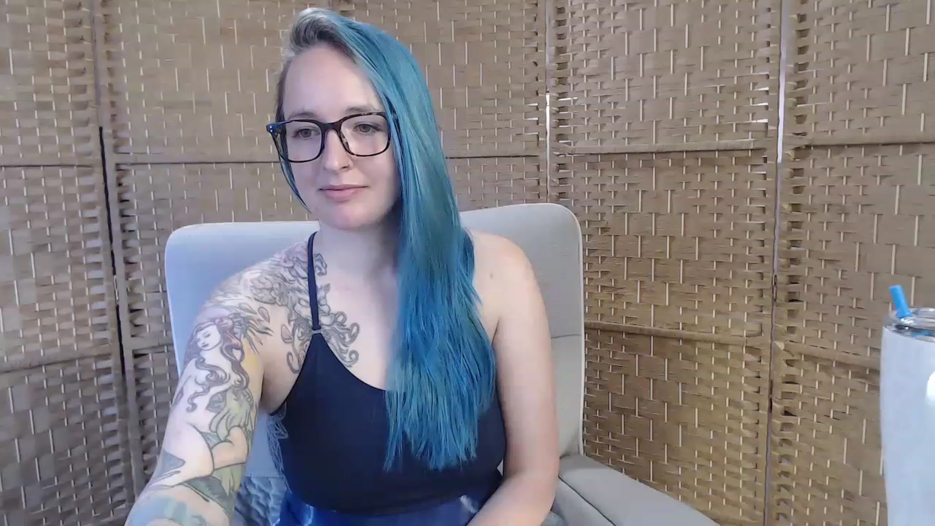 Gallery image thumbnail from FarrahFoxy's myfreecams stream on, 03/07/2023, 15:50 image 10 of 20