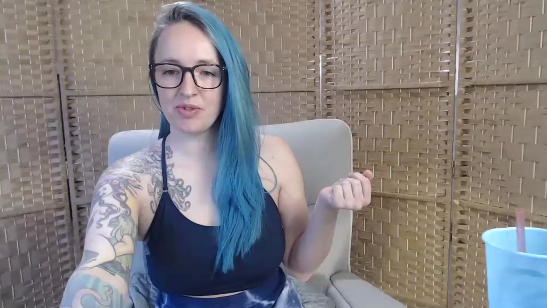 Gallery image thumbnail from FarrahFoxy's myfreecams stream on, 03/07/2023, 15:50 image 4 of 20