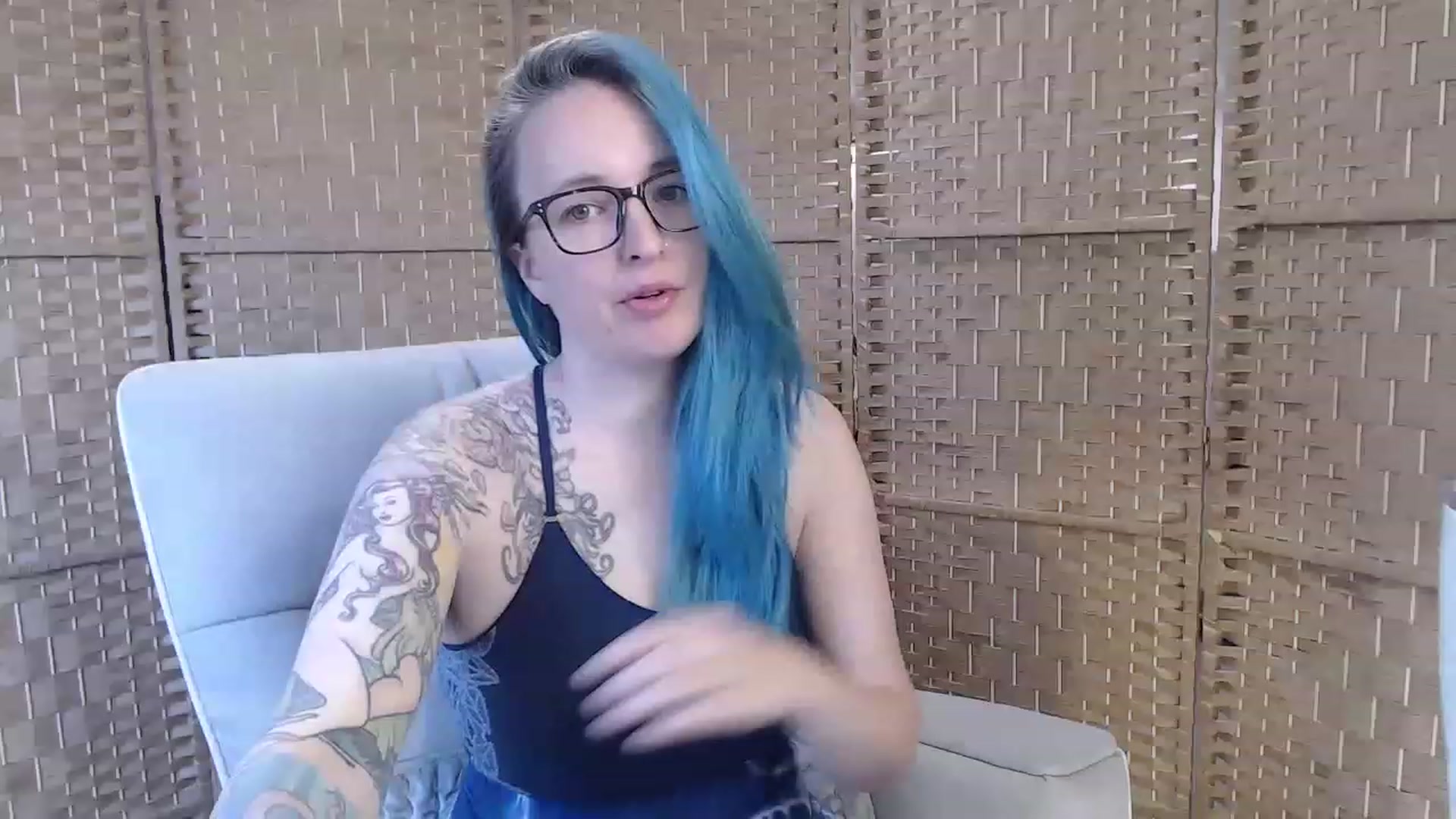 Gallery image thumbnail from FarrahFoxy's myfreecams stream on, 03/07/2023, 17:08 image 6 of 20