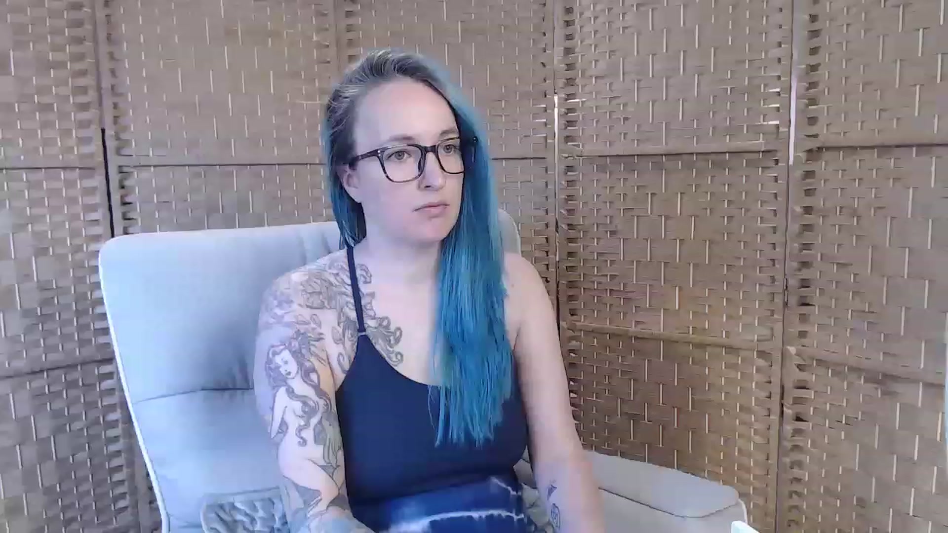 Gallery image thumbnail from FarrahFoxy's myfreecams stream on, 03/07/2023, 17:08 image 7 of 20