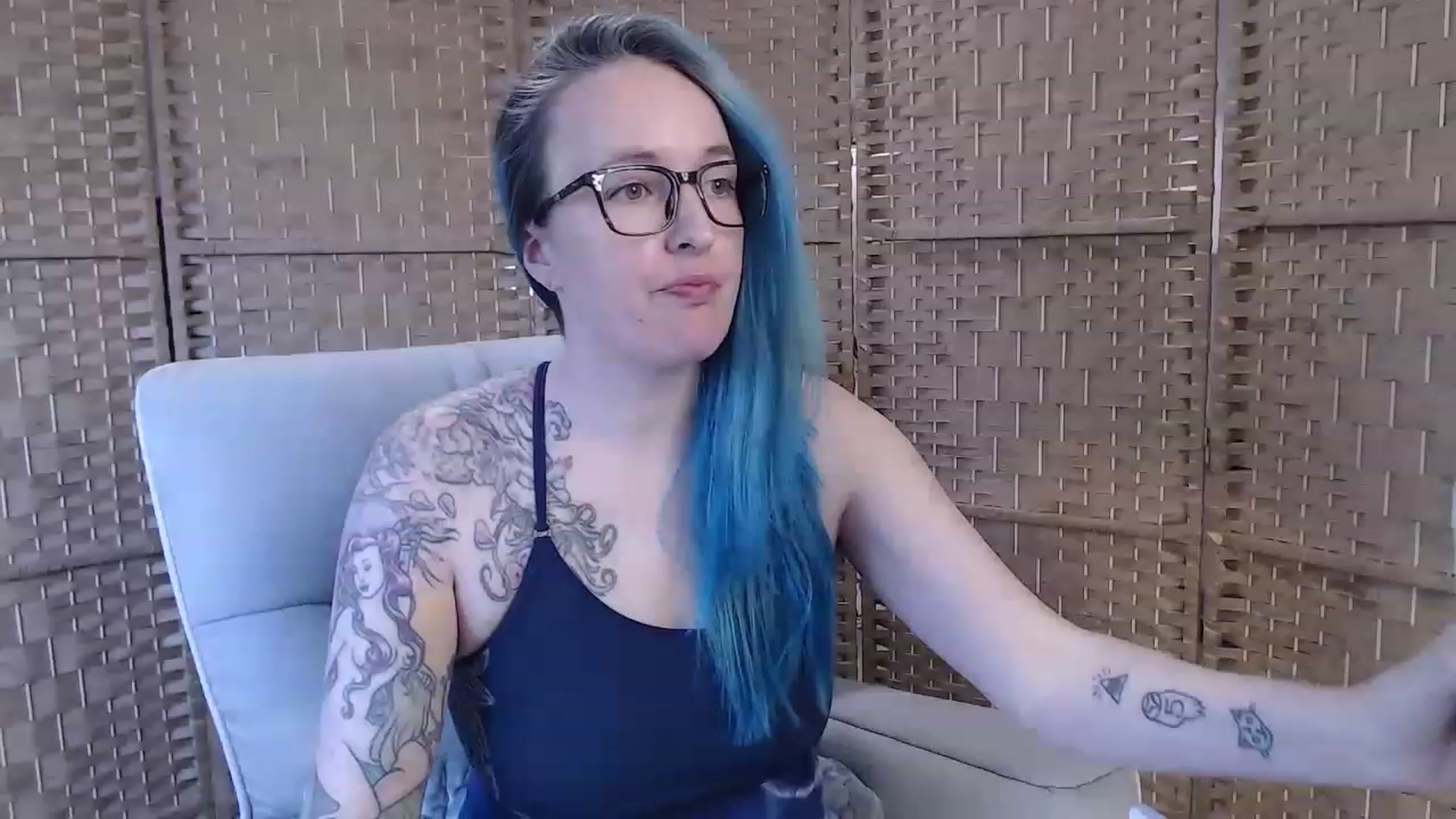 Gallery image thumbnail from FarrahFoxy's myfreecams stream on, 03/07/2023, 17:08 image 10 of 20