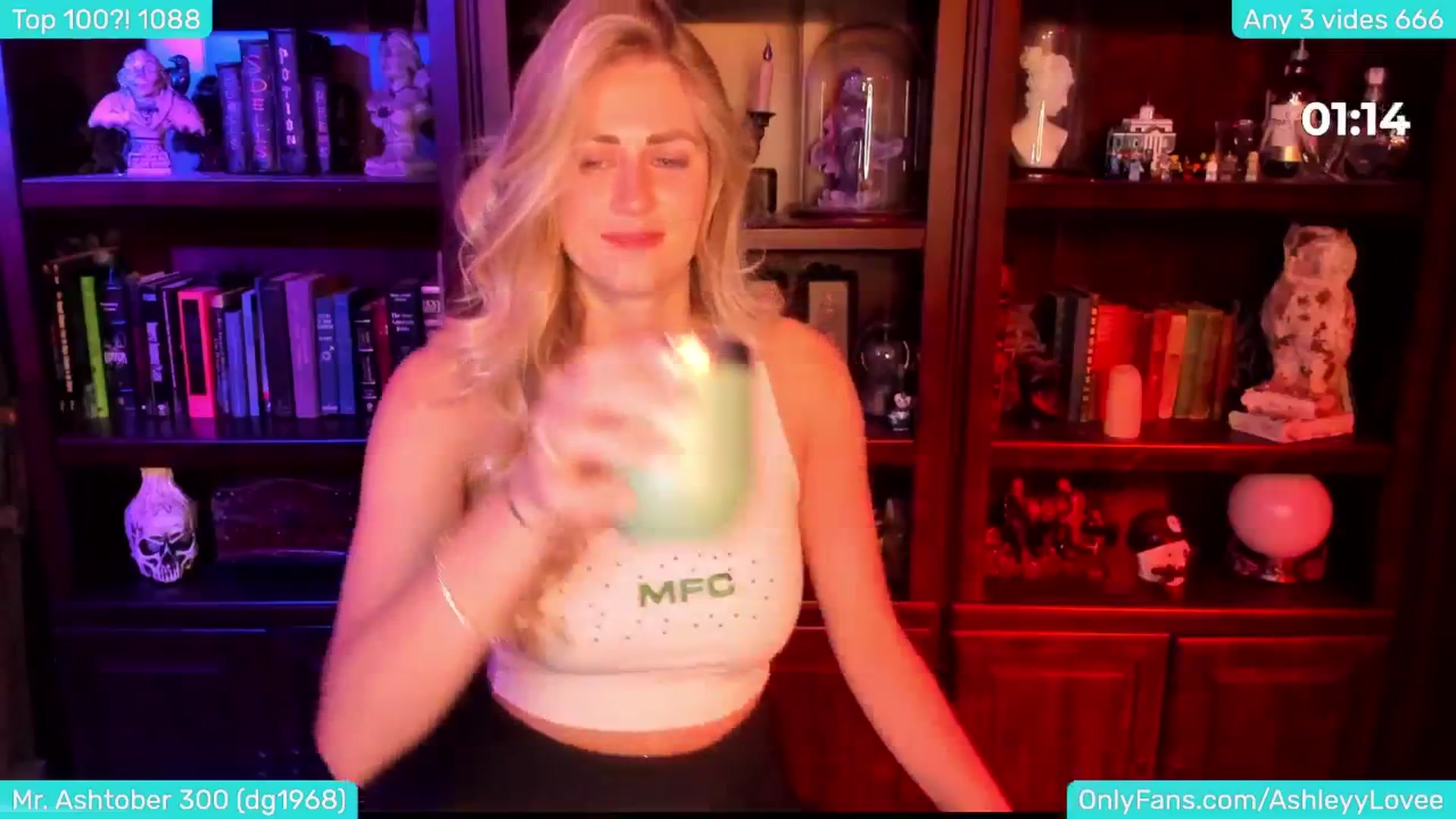 Gallery image thumbnail from FartyGirl6's myfreecams stream on, 11/13/2024, 03:39 image 16 of 20