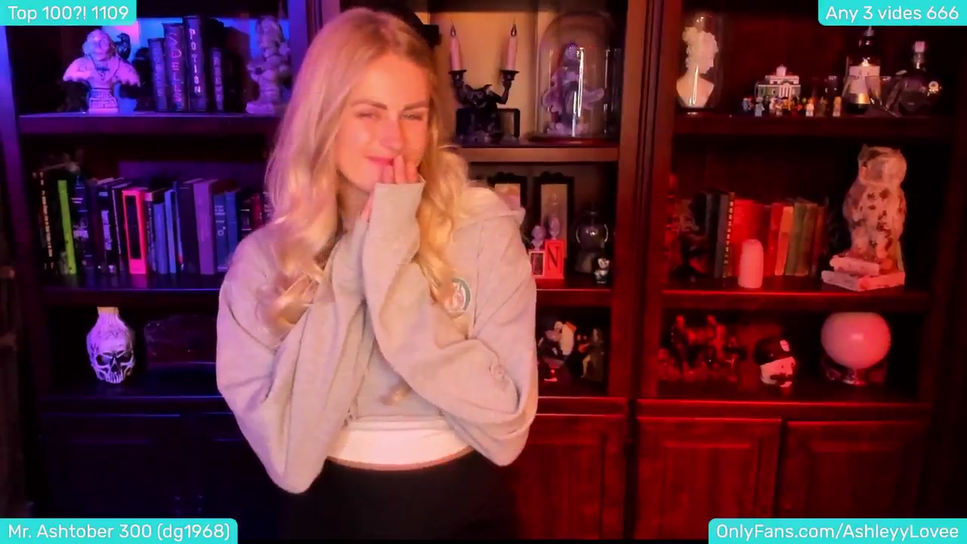 Gallery image thumbnail from FartyGirl6's myfreecams stream on, 11/13/2024, 03:39 image 11 of 20