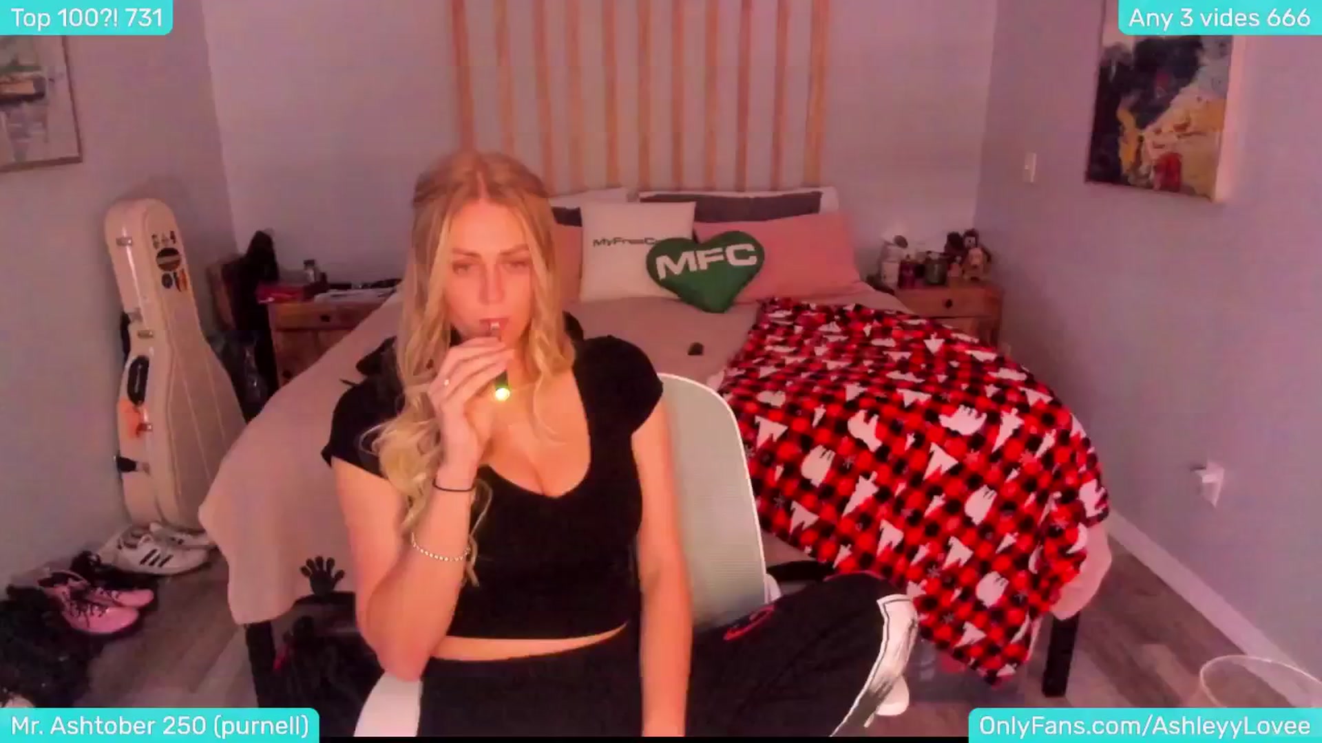 Gallery image thumbnail from FartyGirl6's myfreecams stream on, 11/17/2024, 24:04 image 16 of 20