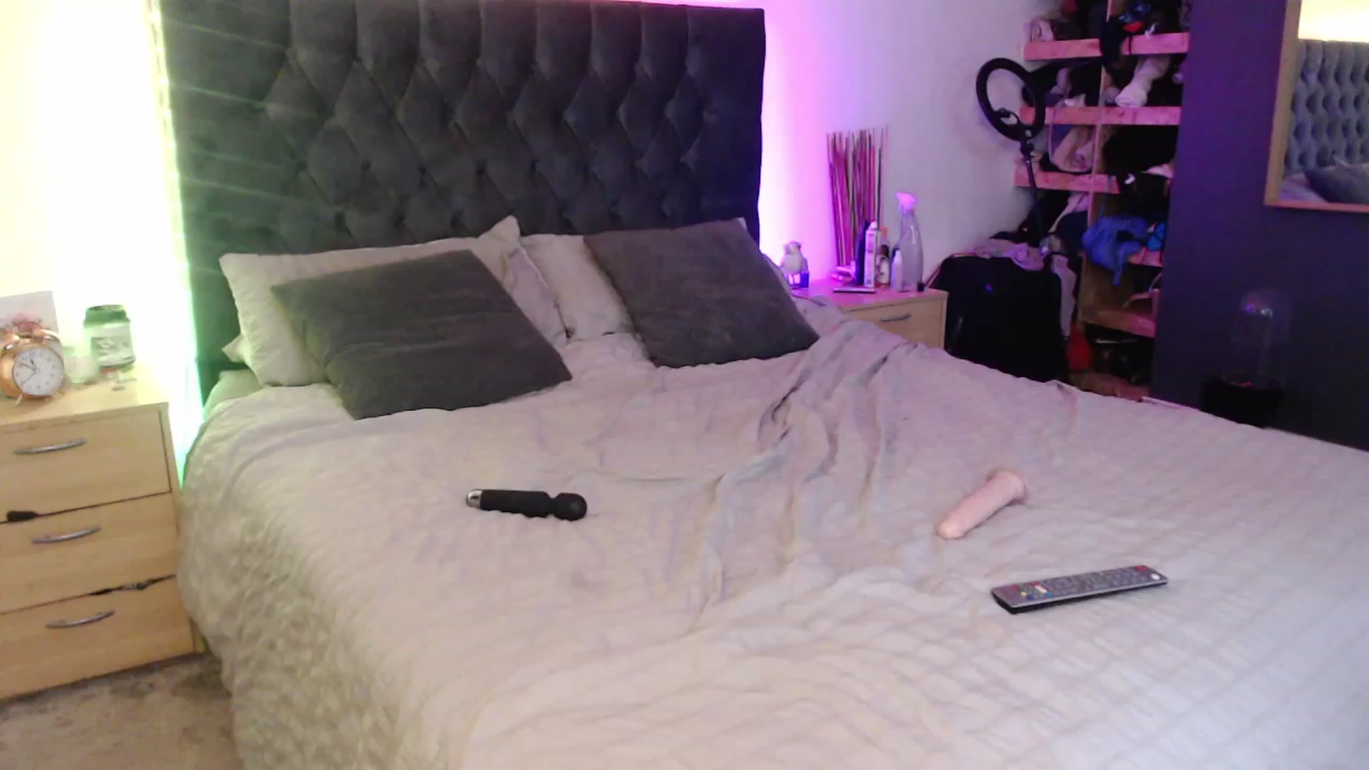 Gallery image thumbnail from FayFoxx's myfreecams stream on, 06/06/2023, 17:11 image 1 of 20