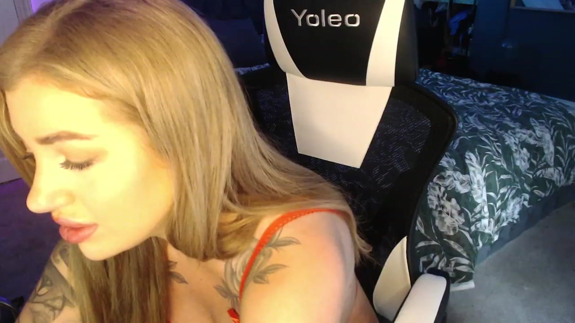 Gallery image thumbnail from FayFoxx's myfreecams stream on, 06/19/2023, 13:15 image 5 of 20