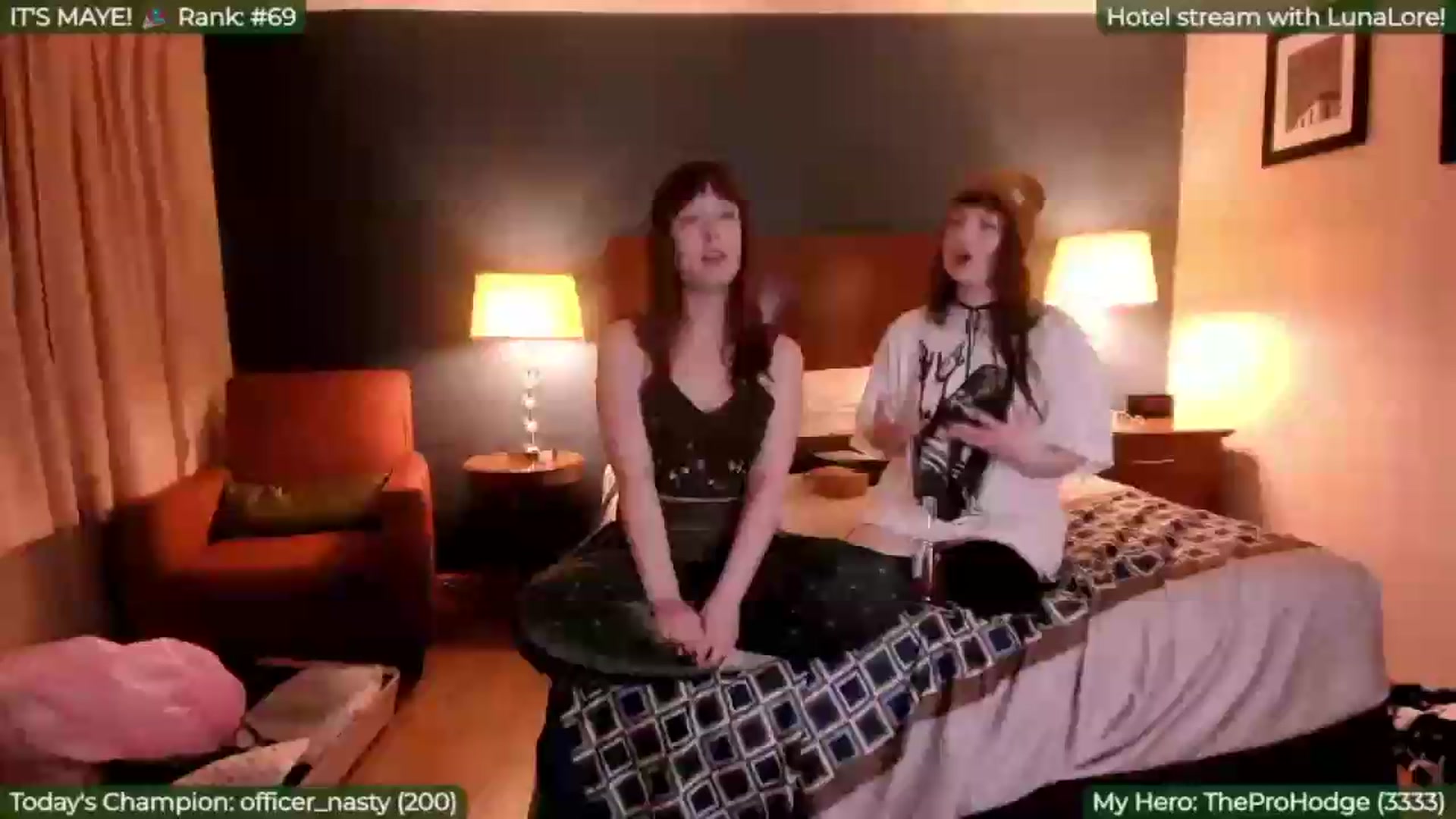 Gallery image thumbnail from FayeWilde's myfreecams stream on, 05/06/2026, 04:36 image 16 of 20