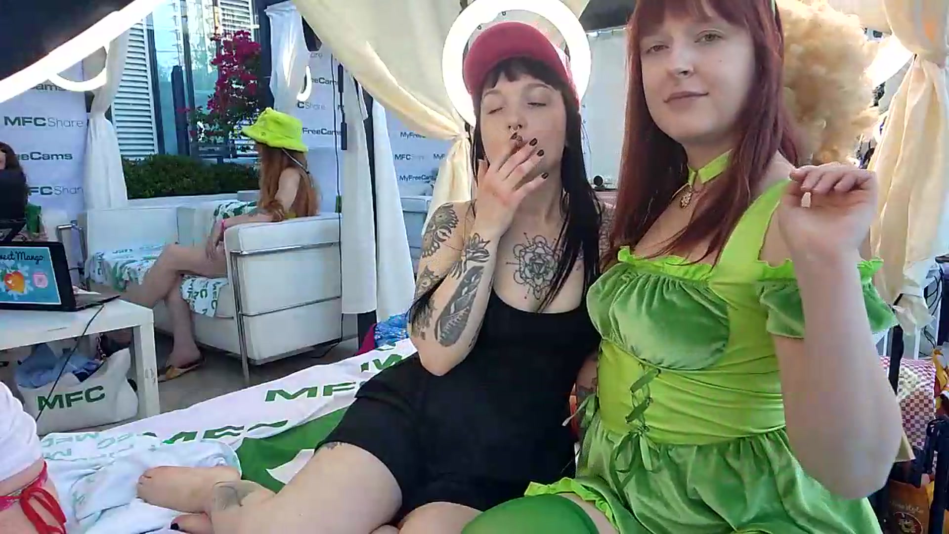 Gallery image thumbnail from FayeWilde's myfreecams stream on, 05/20/2026, 01:33 image 17 of 20