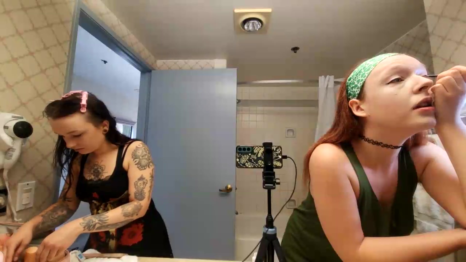 Gallery image thumbnail from FayeWilde's myfreecams stream on, 08/15/2026, 24:04 image 19 of 20