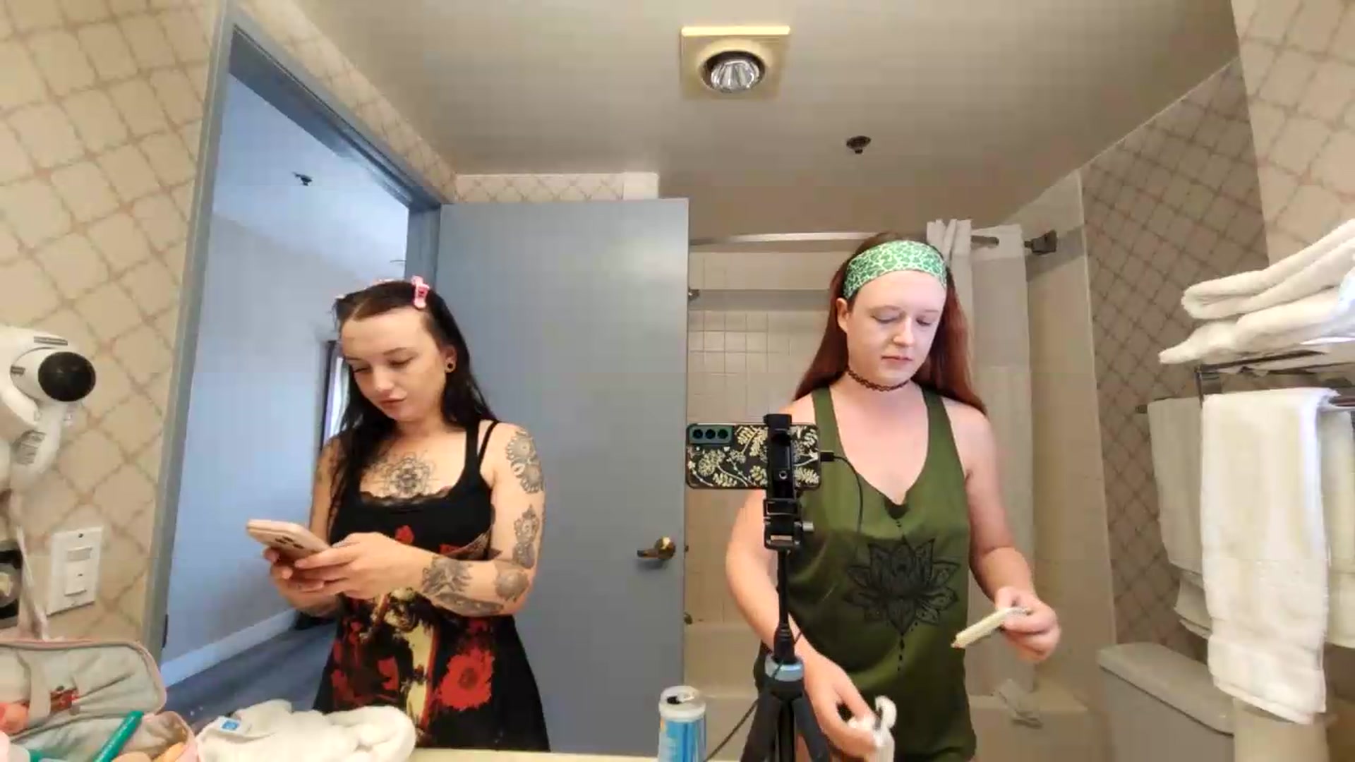 Gallery image thumbnail from FayeWilde's myfreecams stream on, 08/15/2026, 24:04 image 3 of 20