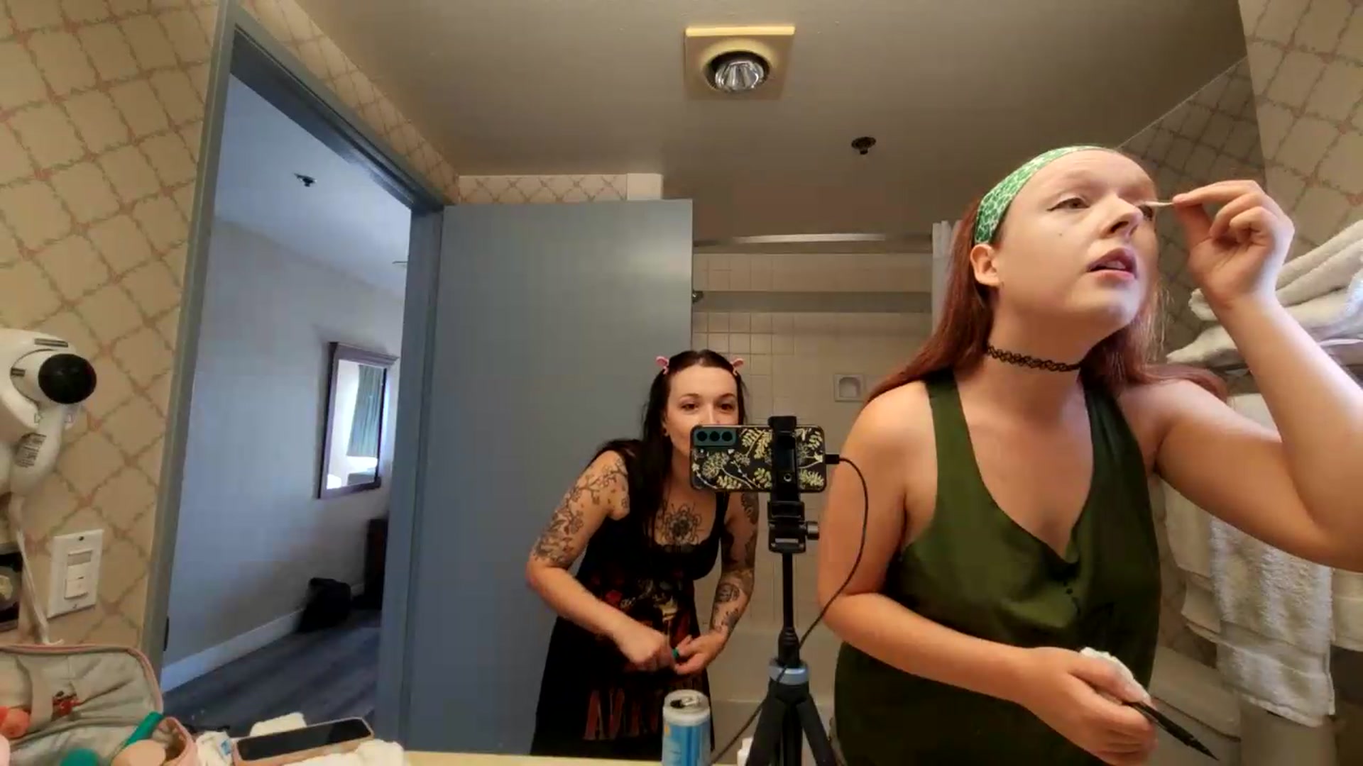 Gallery image thumbnail from FayeWilde's myfreecams stream on, 08/15/2026, 24:04 image 8 of 20