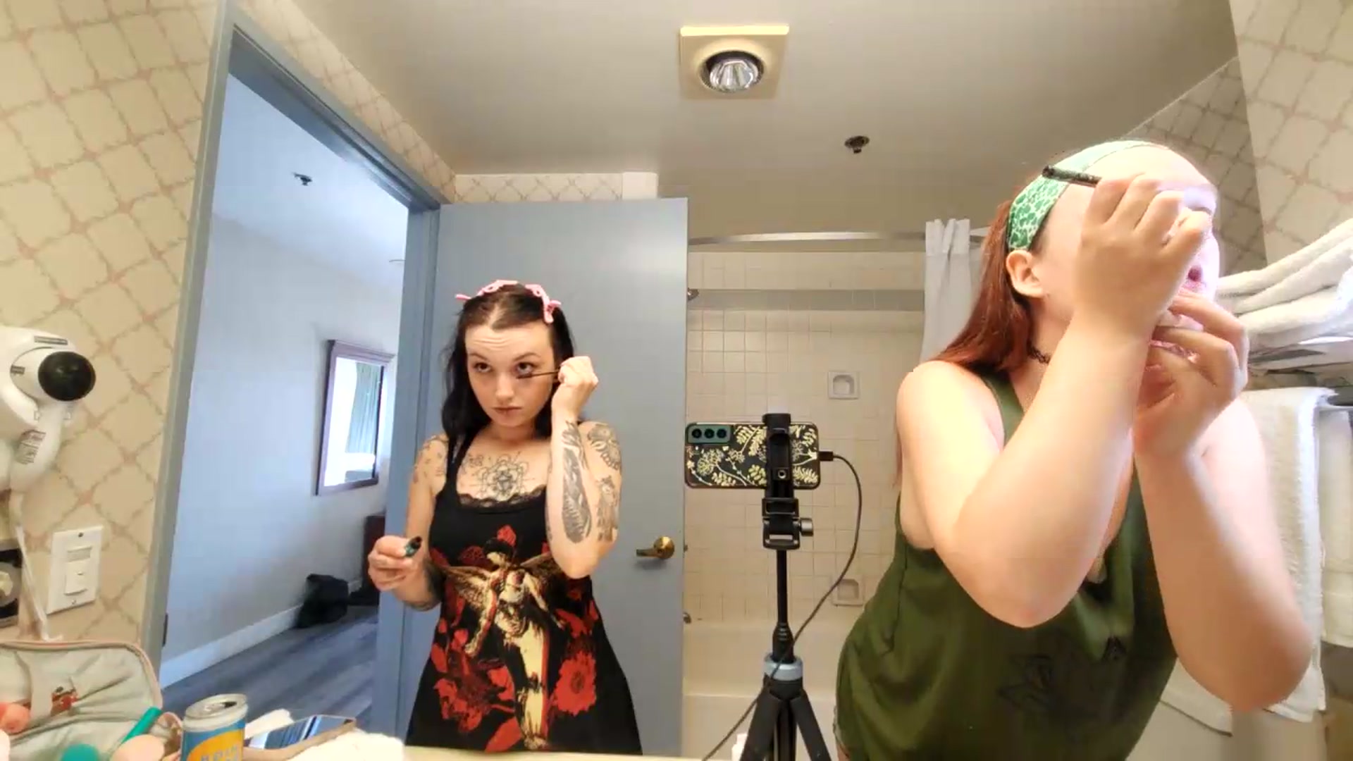Gallery image thumbnail from FayeWilde's myfreecams stream on, 08/15/2026, 24:04 image 9 of 20