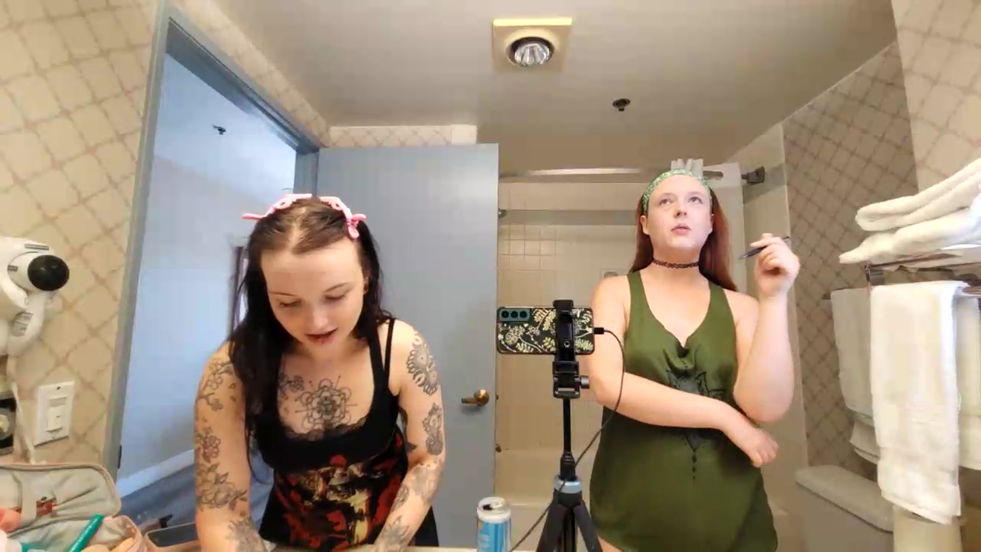 Gallery image thumbnail from FayeWilde's myfreecams stream on, 08/15/2026, 24:04 image 2 of 20