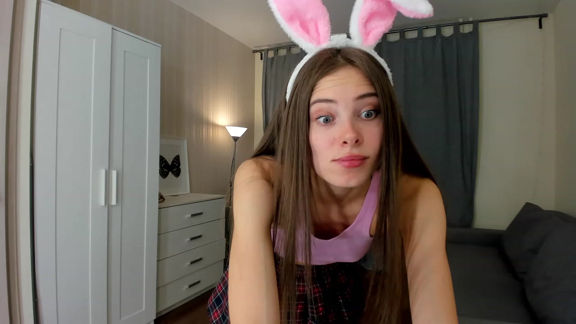 Gallery image thumbnail from FeelMySkills's myfreecams stream on, 04/08/2023, 19:33 image 4 of 20