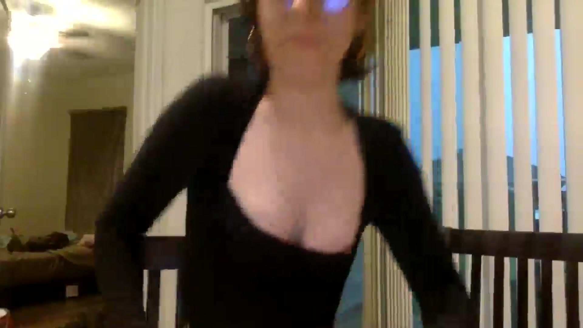 Gallery image thumbnail from Feel_it_good's myfreecams stream on, 05/30/2025, 12:31 image 10 of 20
