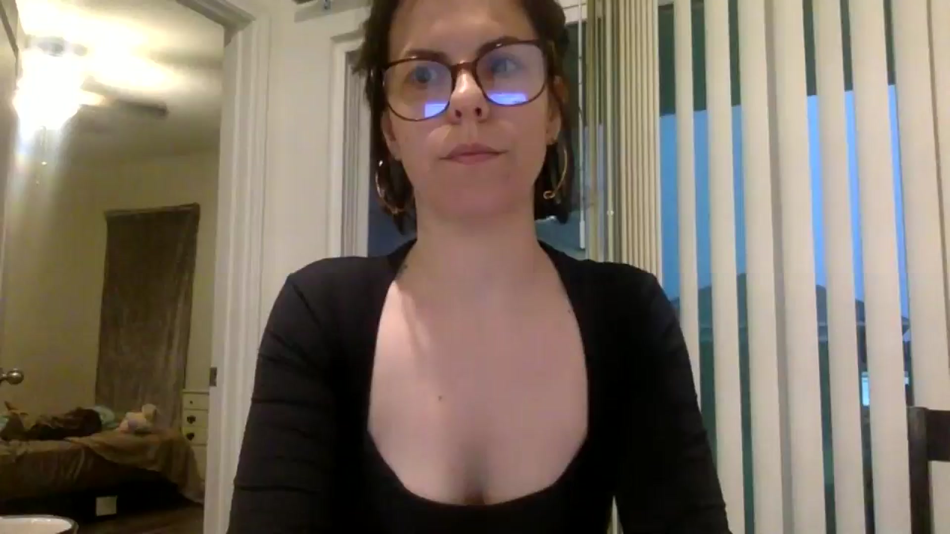 Gallery image thumbnail from Feel_it_good's myfreecams stream on, 05/30/2025, 12:31 image 1 of 20