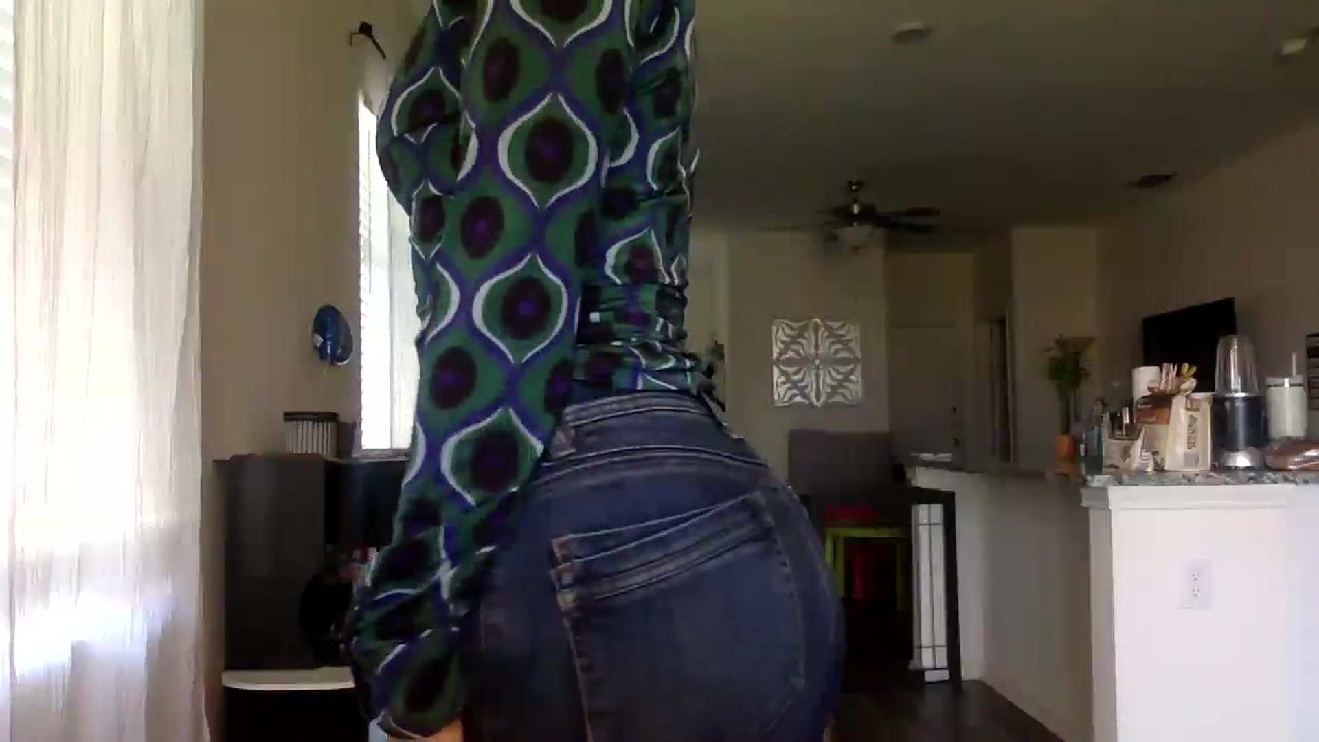 Gallery image thumbnail from Feel_it_good's myfreecams stream on, 06/01/2025, 16:41 image 10 of 20