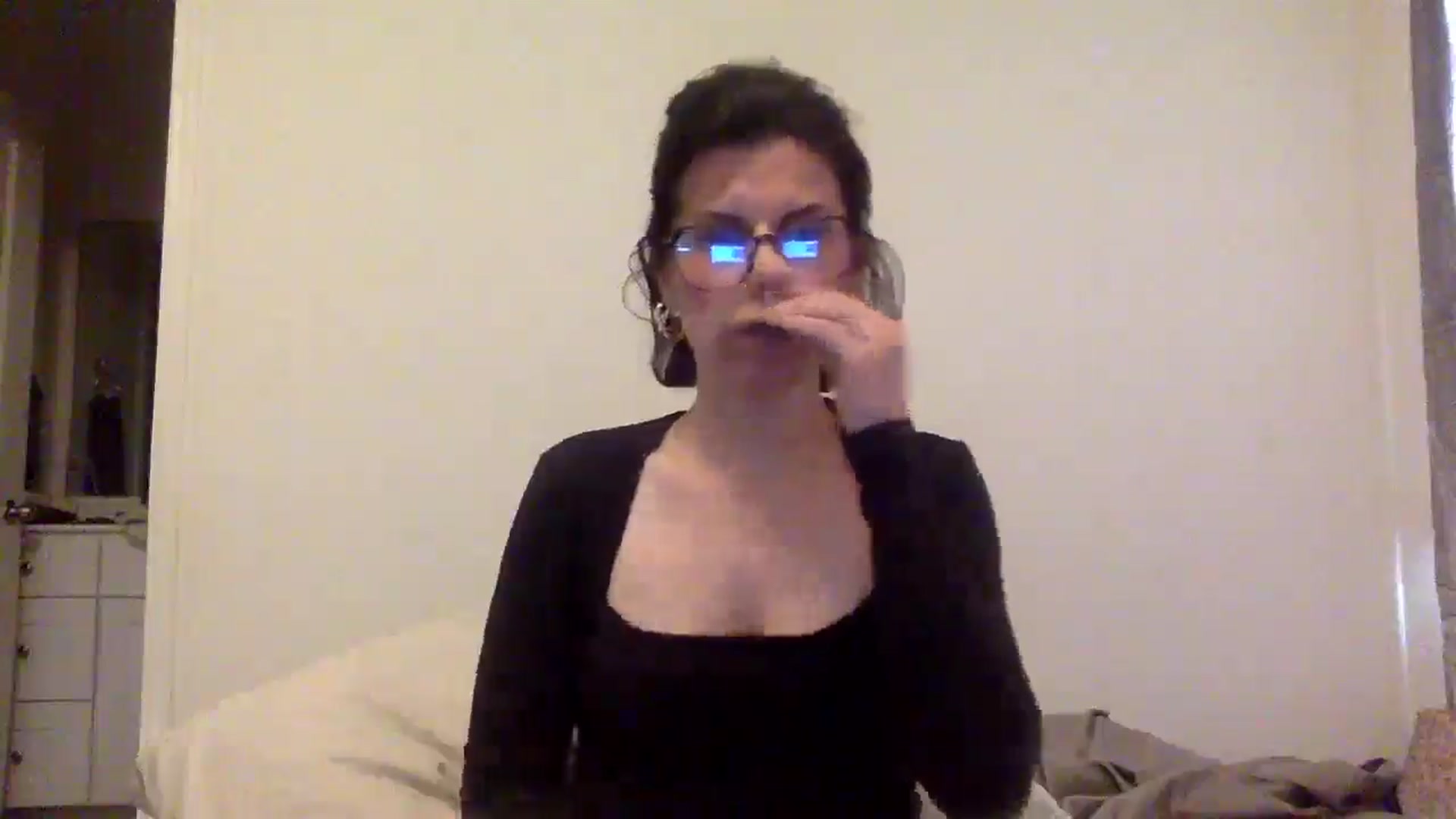 Gallery image thumbnail from Feel_it_good's myfreecams stream on, 06/01/2025, 23:41 image 16 of 20