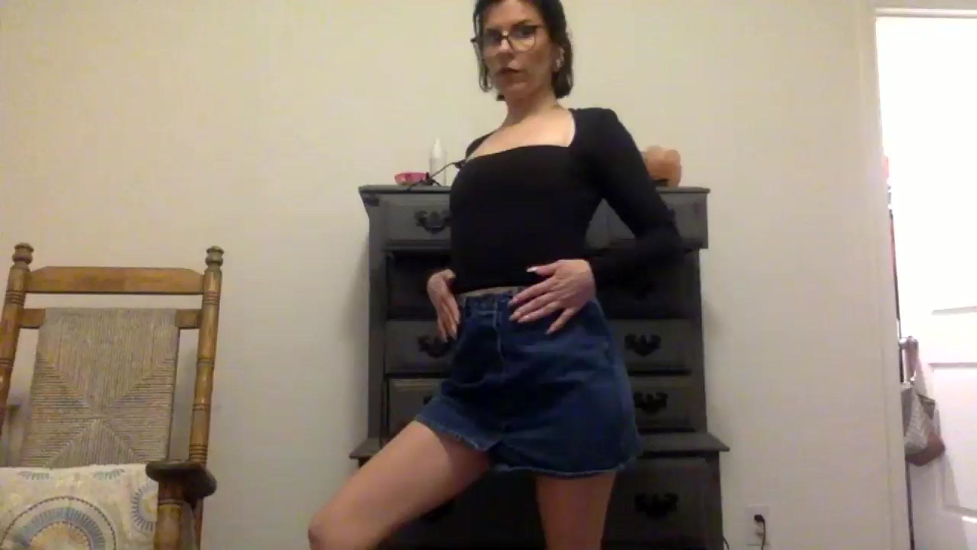 Gallery image thumbnail from Feel_it_good's myfreecams stream on, 06/01/2025, 23:41 image 1 of 20