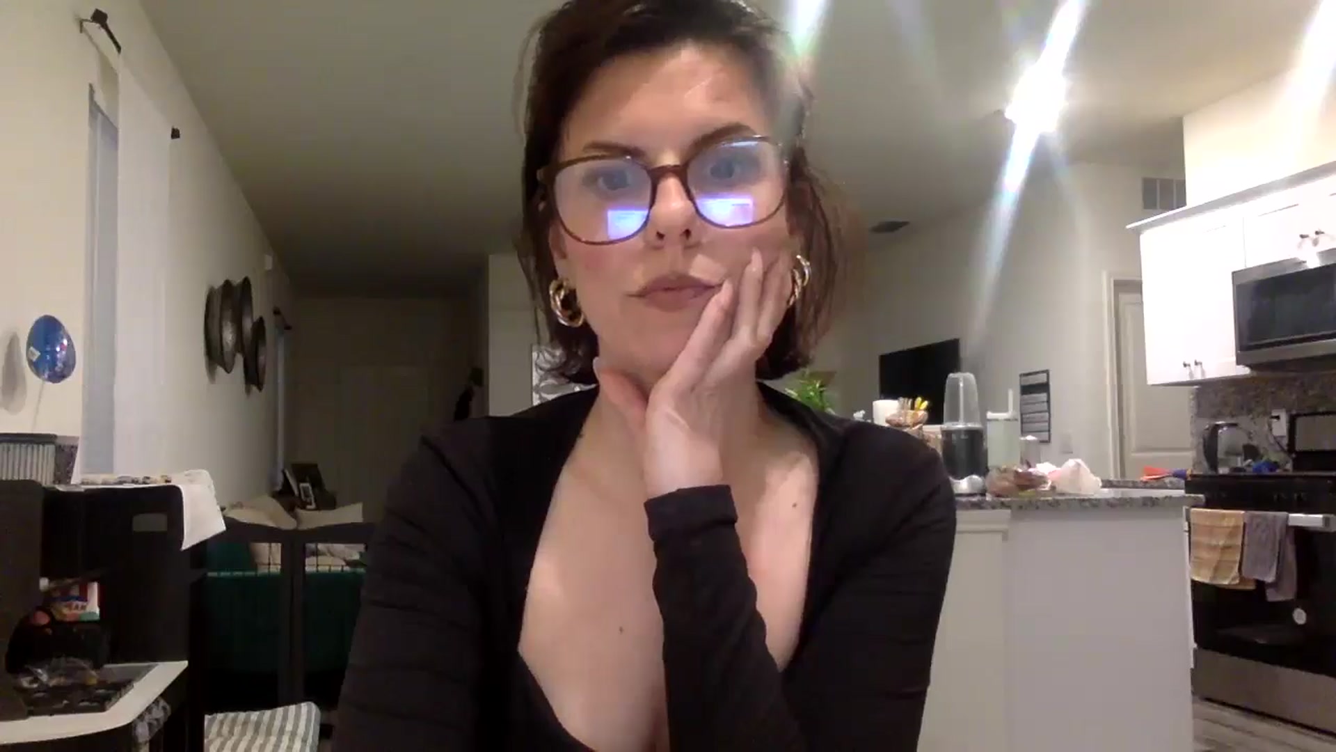 Gallery image thumbnail from Feel_it_good's myfreecams stream on, 06/02/2025, 01:48 image 13 of 20