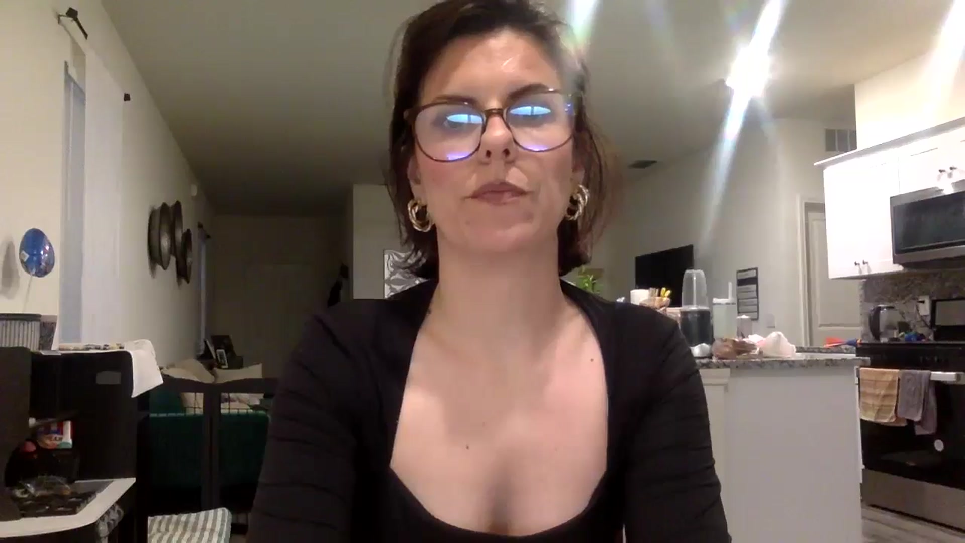 Gallery image thumbnail from Feel_it_good's myfreecams stream on, 06/02/2025, 01:48 image 12 of 20