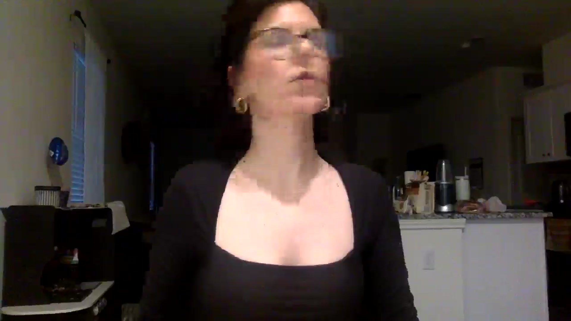 Gallery image thumbnail from Feel_it_good's myfreecams stream on, 06/02/2025, 01:48 image 7 of 20