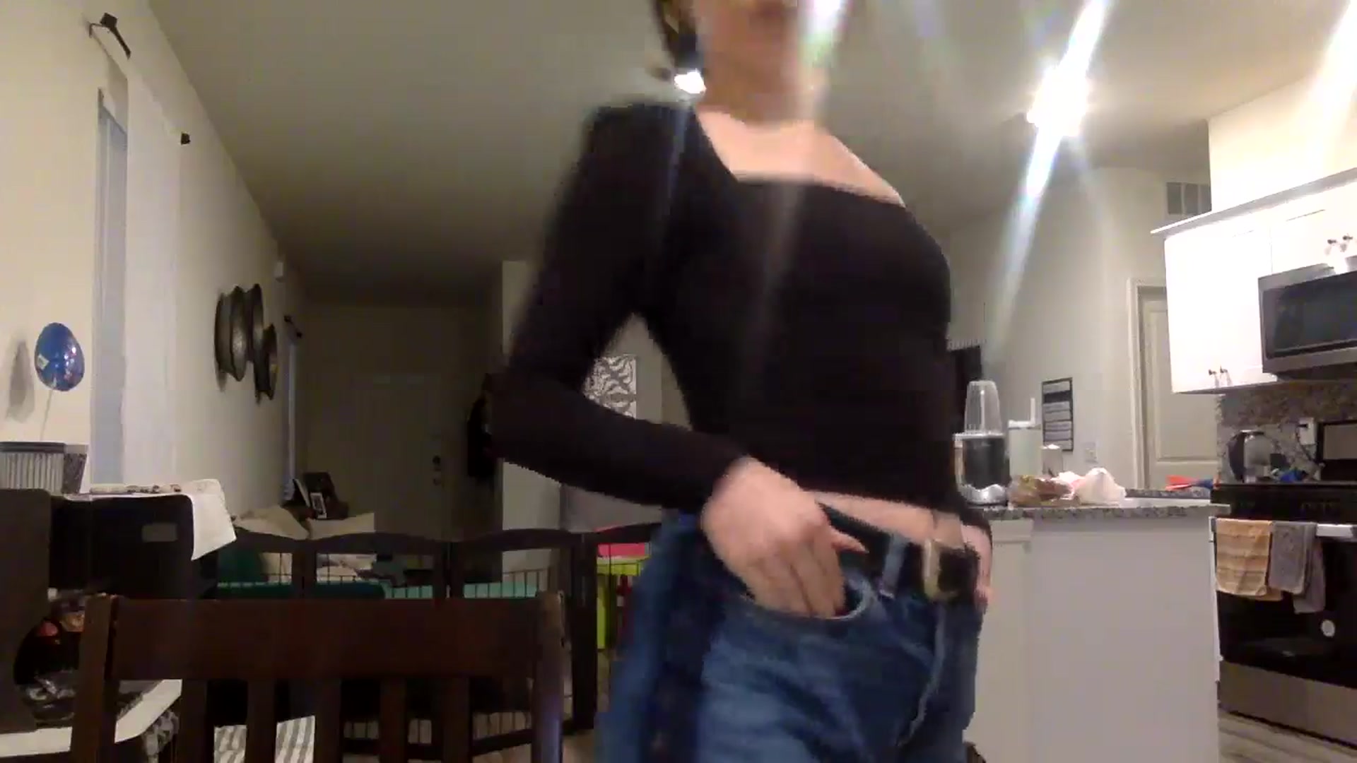 Gallery image thumbnail from Feel_it_good's myfreecams stream on, 06/02/2025, 01:48 image 10 of 20