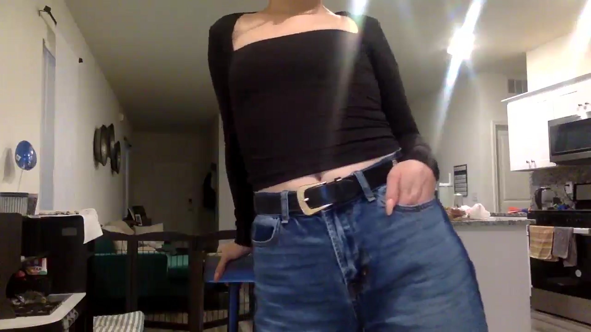Gallery image thumbnail from Feel_it_good's myfreecams stream on, 06/02/2025, 01:48 image 11 of 20
