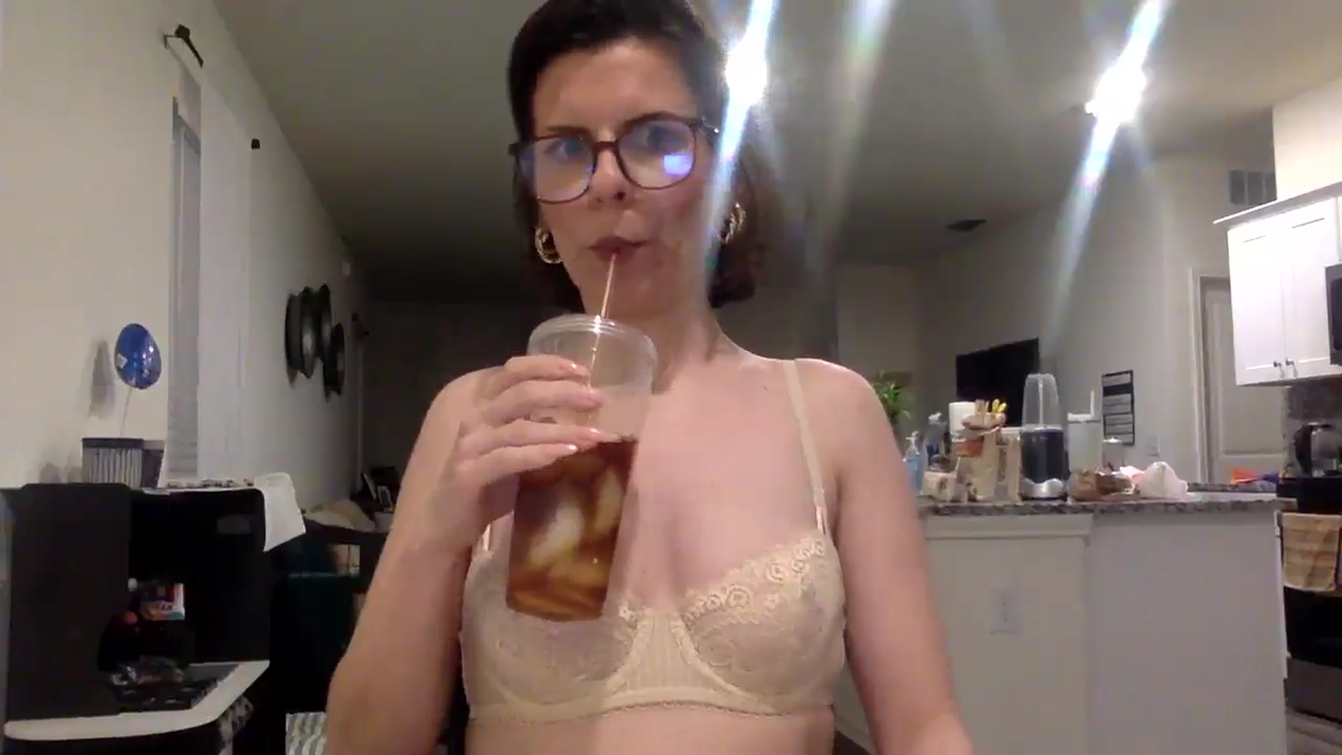 Gallery image thumbnail from Feel_it_good's myfreecams stream on, 06/02/2025, 02:08 image 13 of 20