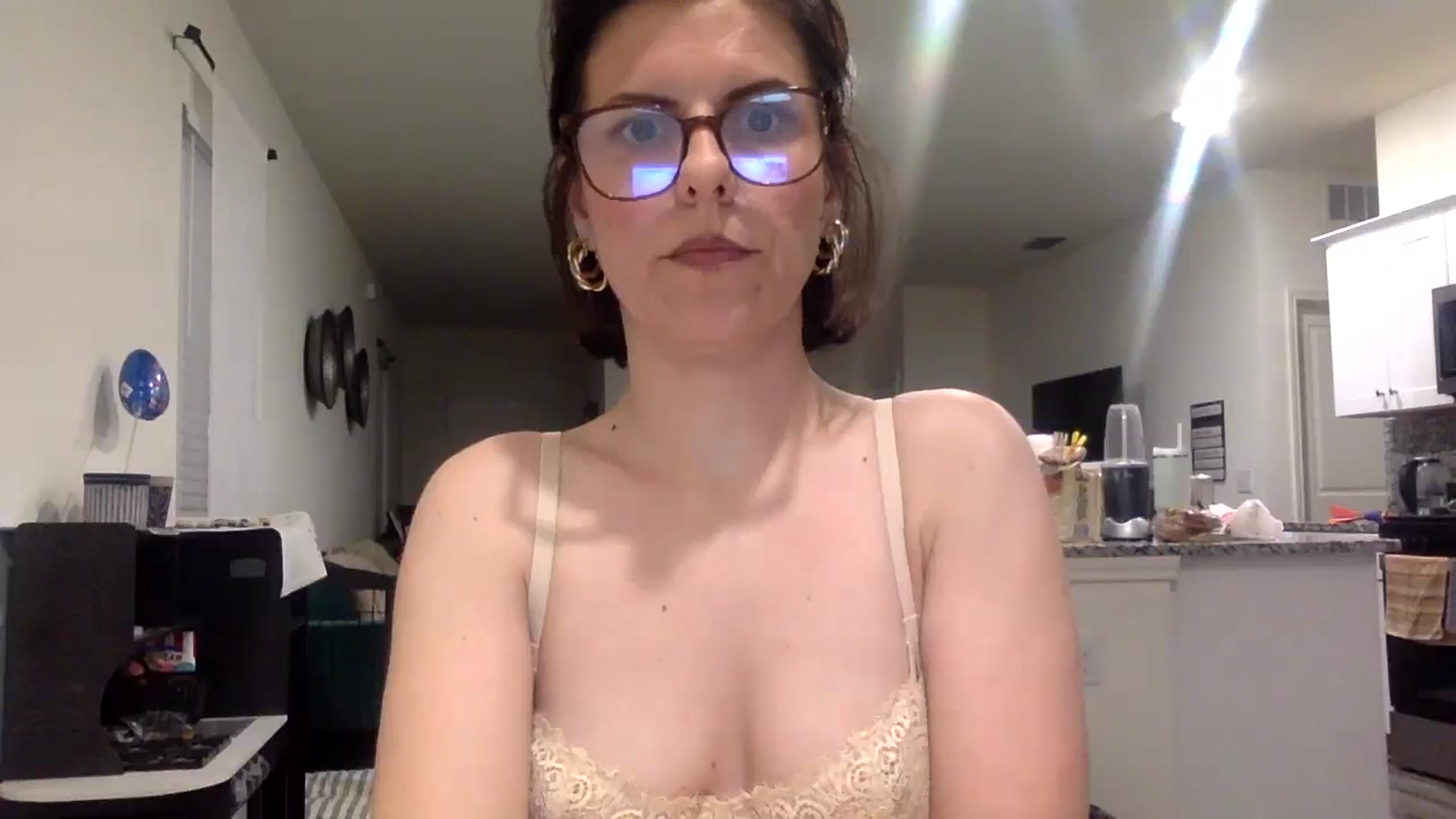 Gallery image thumbnail from Feel_it_good's myfreecams stream on, 06/02/2025, 02:08 image 2 of 20