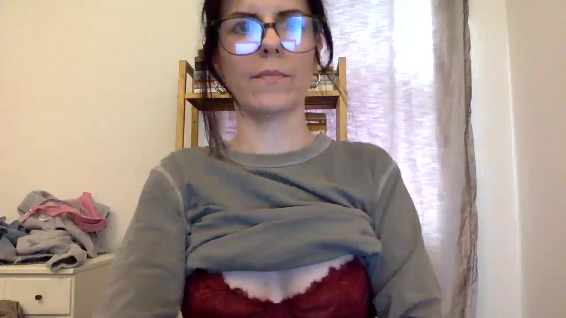Gallery image thumbnail from Feel_it_good's myfreecams stream on, 12/13/2025, 18:55 image 11 of 20