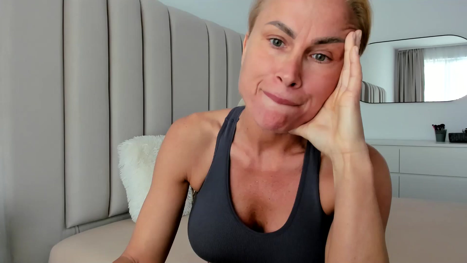 Gallery image thumbnail from FeelingLost's myfreecams stream on, 03/07/2026, 14:48 image 10 of 20