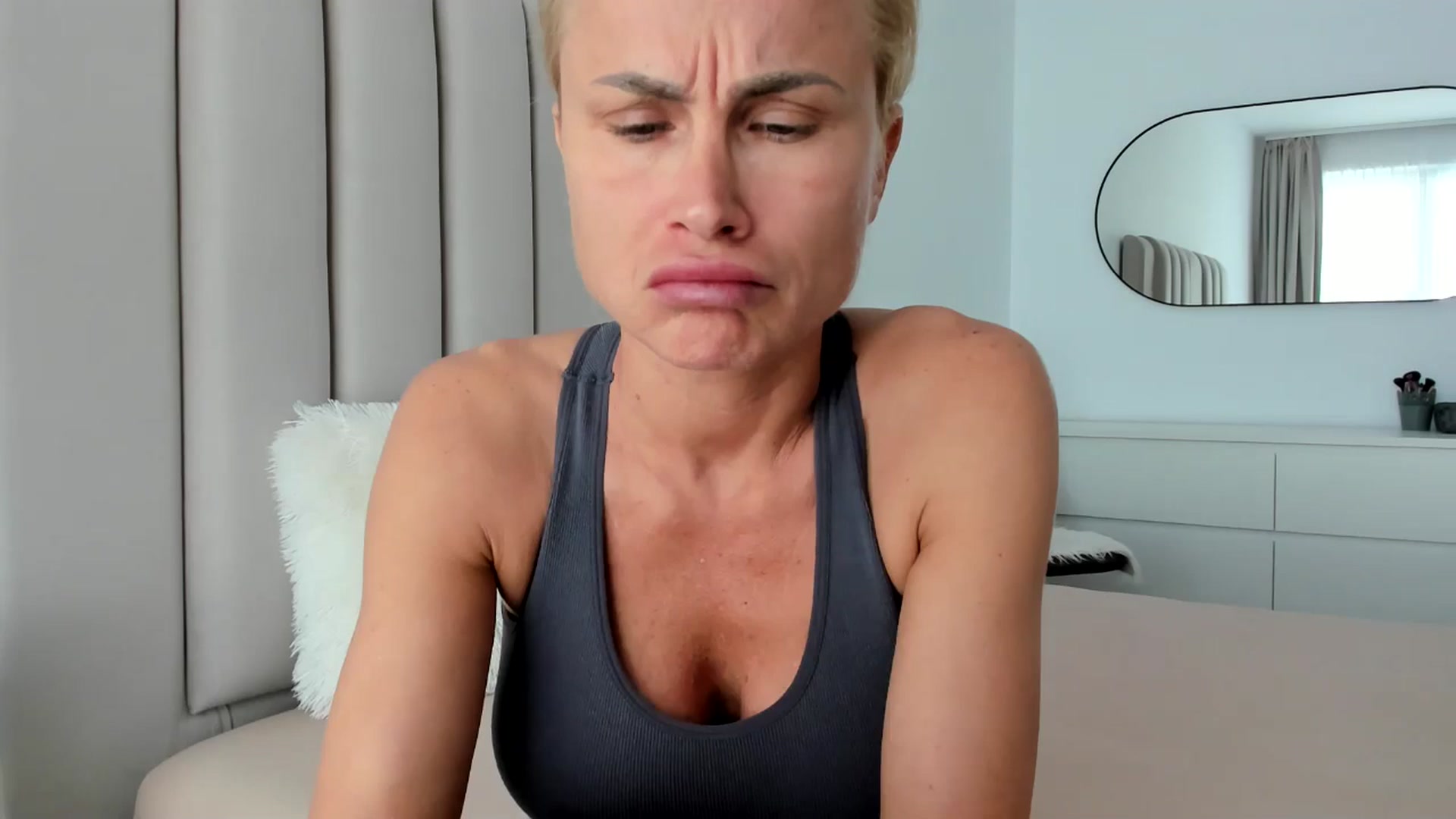 Gallery image thumbnail from FeelingLost's myfreecams stream on, 03/09/2026, 14:01 image 9 of 20